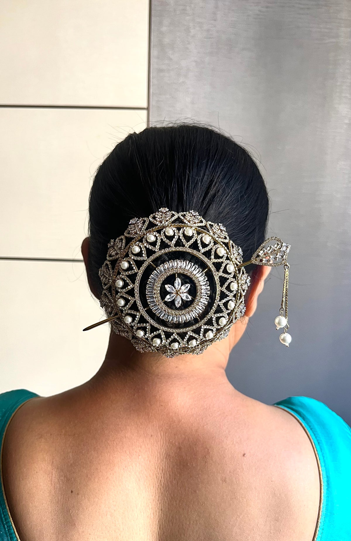 Amyra Hair Bun (3 colours available)