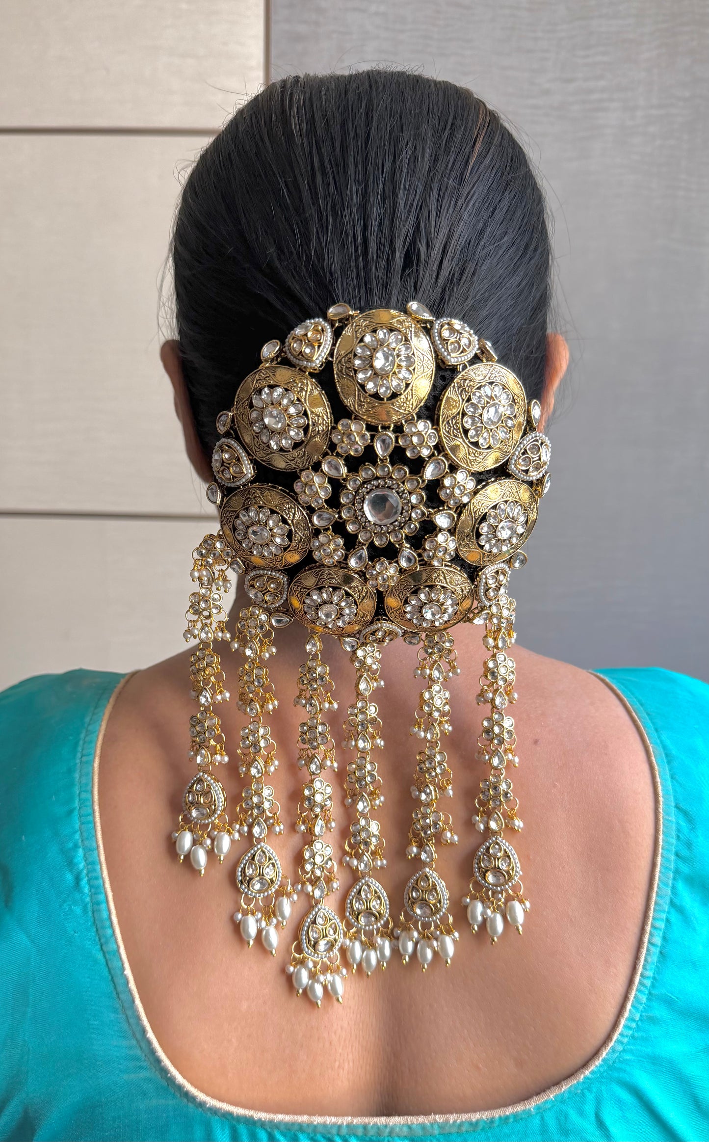 Lekha Latkan Bun