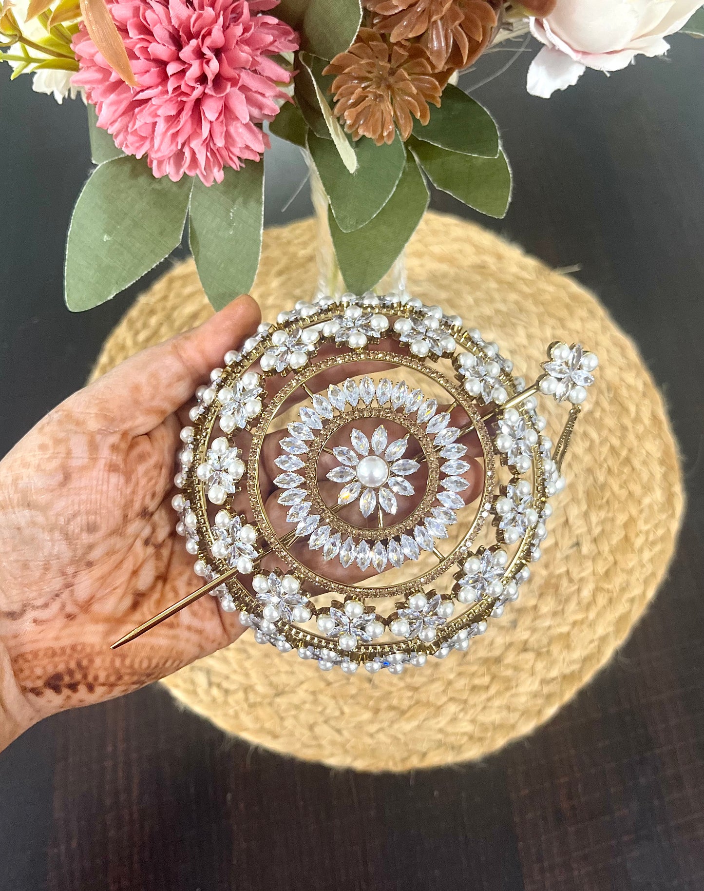 Large White Pearl Bun (metal)