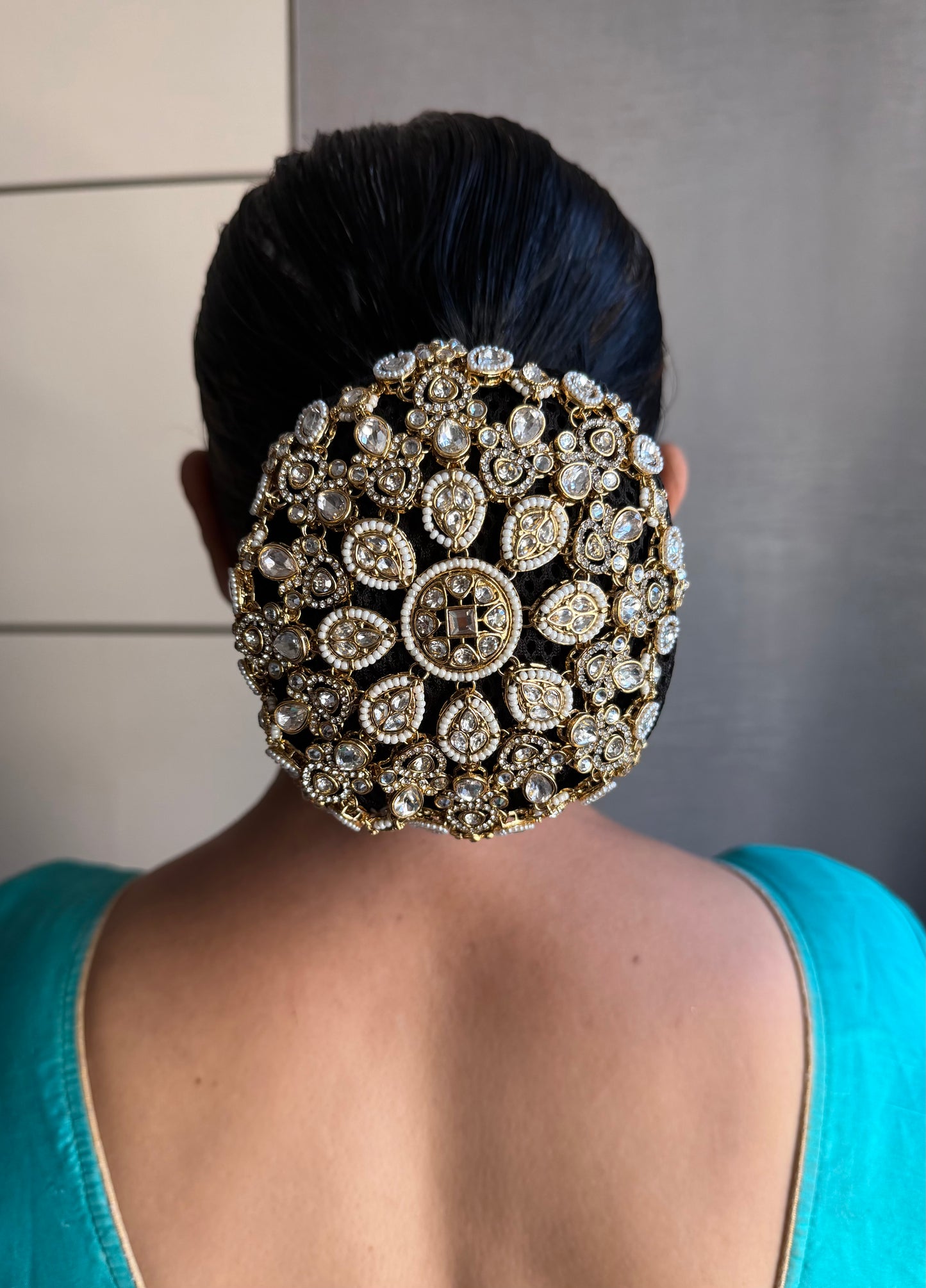 Kundan White Bun