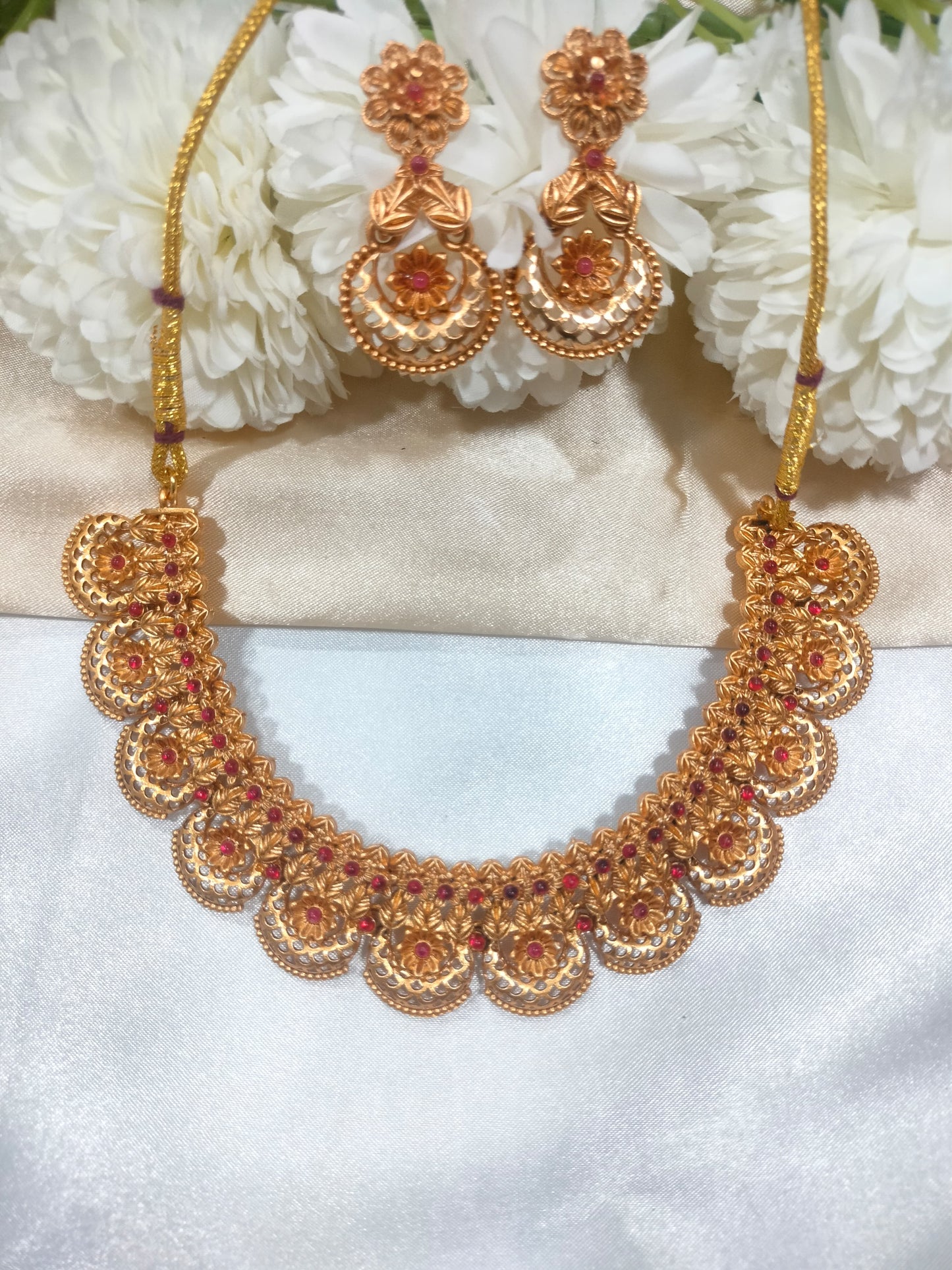 Antique Flower Necklace (Red)