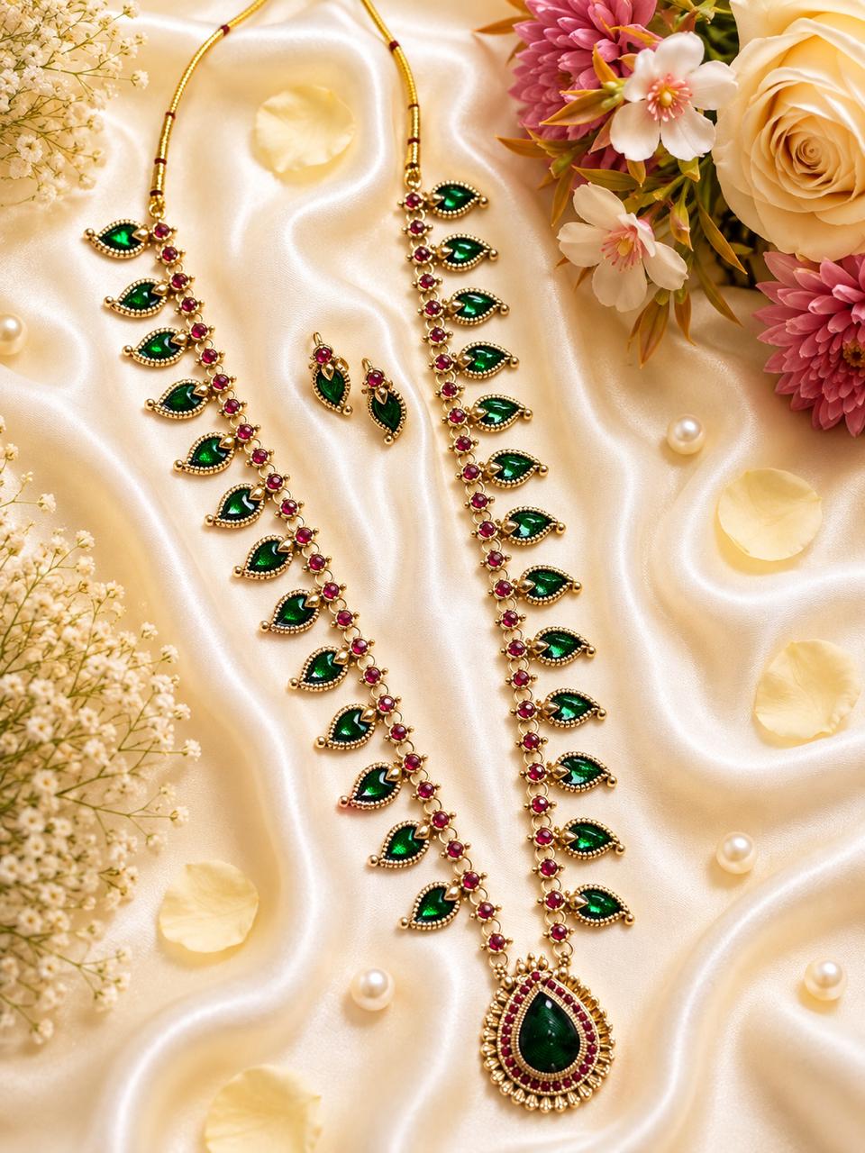 GREEN LEAF NECKLACE
