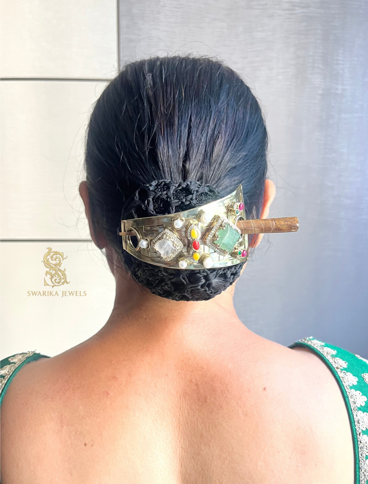 Stone semi kundan Bun