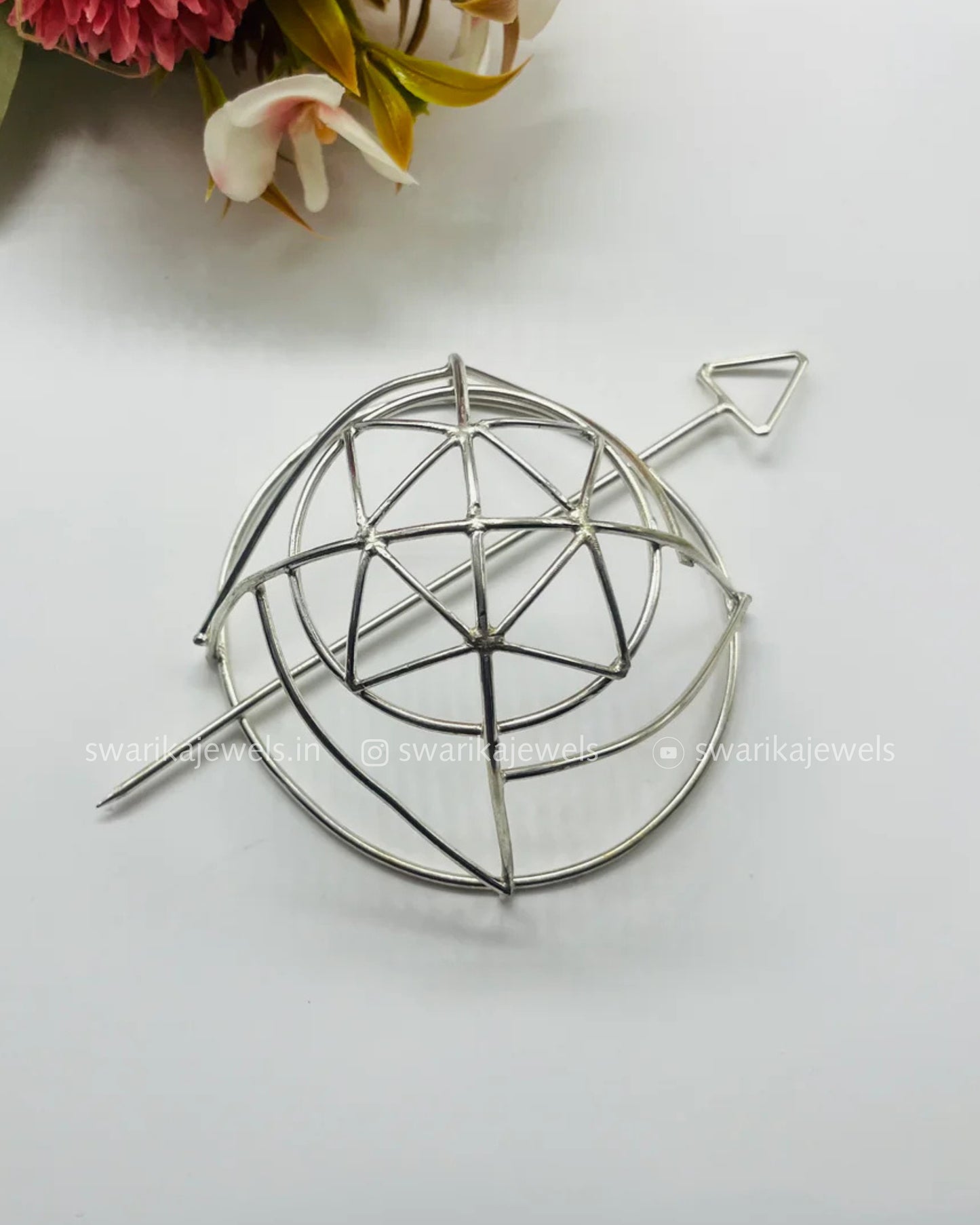 Silver SASSY Bun (metal)