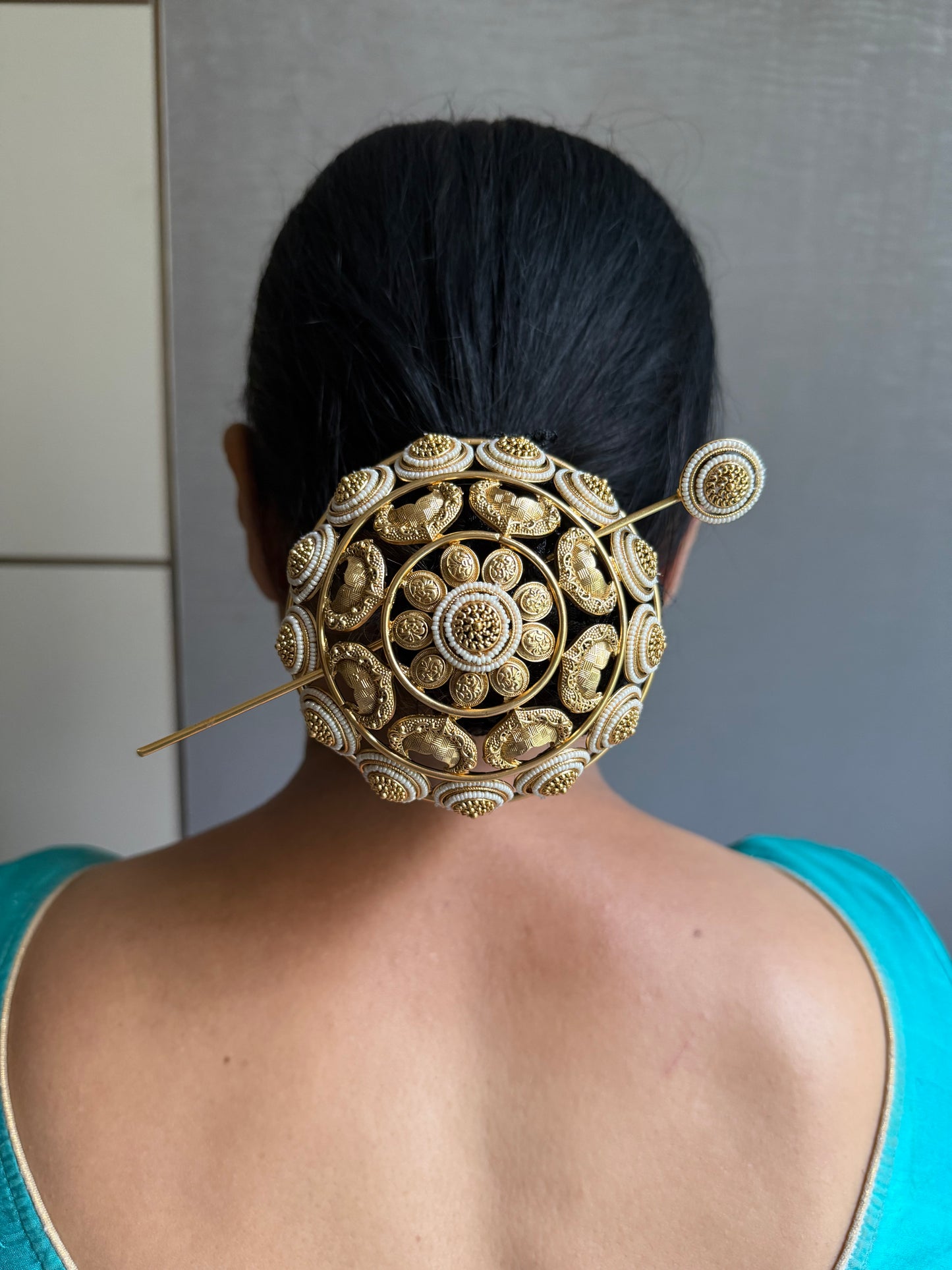 Gold Arya Bun