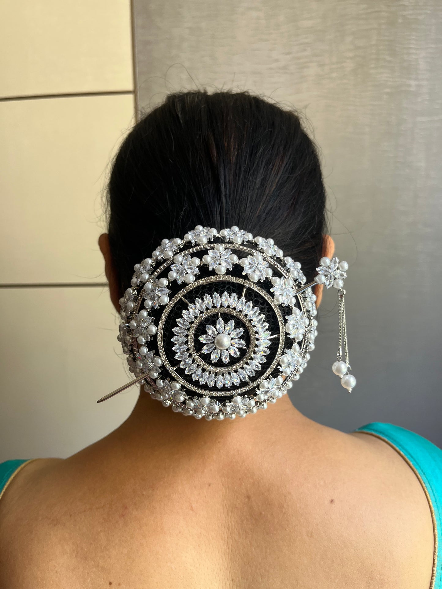 Flower Pearl Bun (metal)