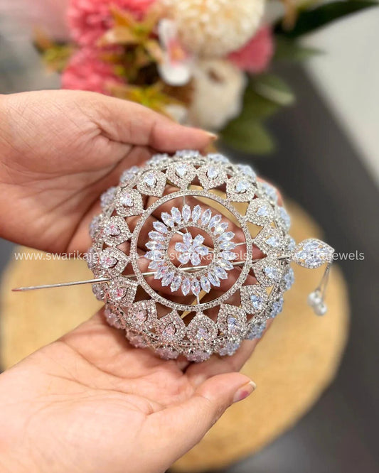 Medium Silver Crystal Bun (metal)