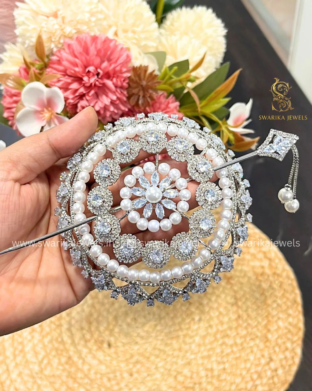 Silver PEARL Bun Medium (metal)