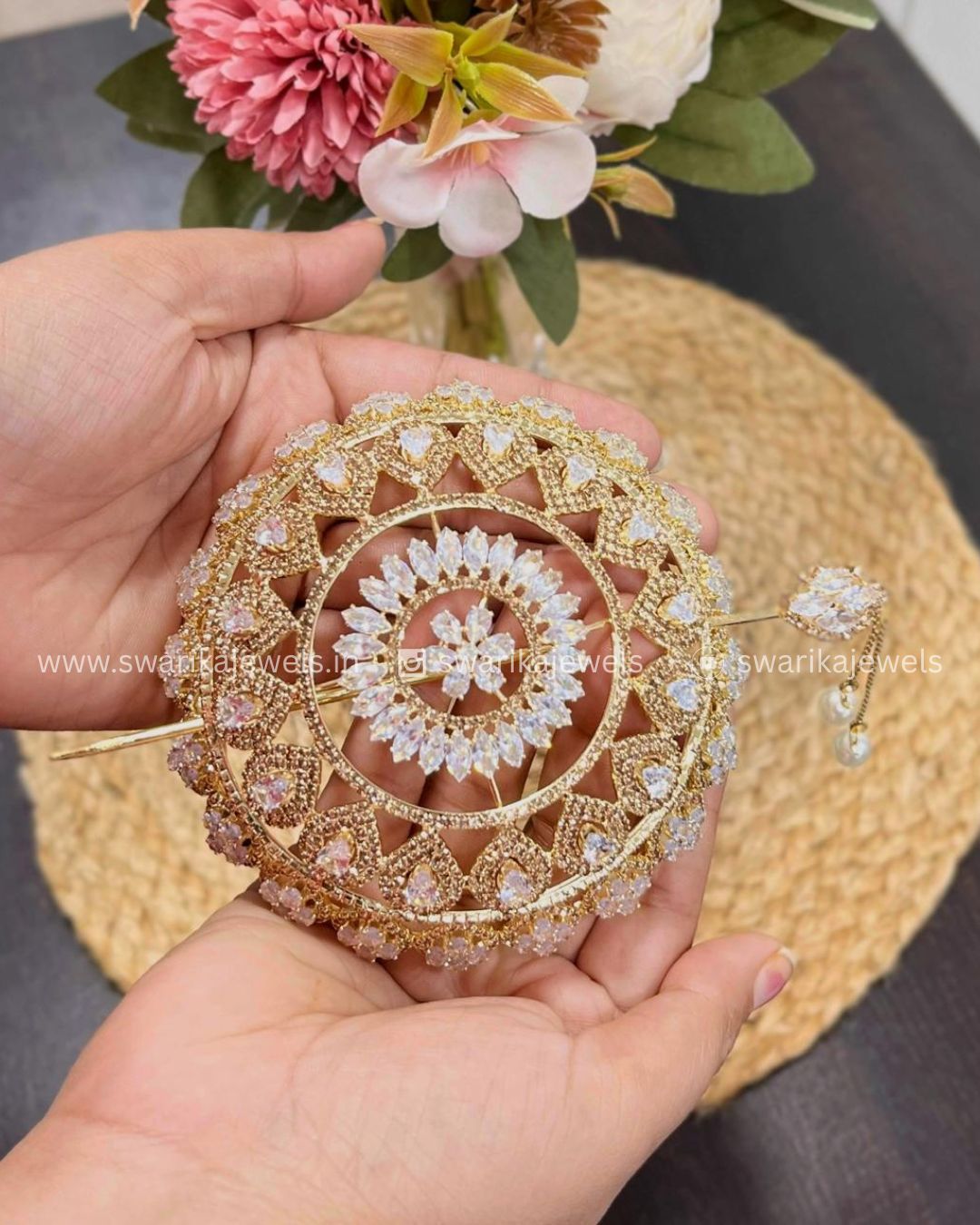 Medium Gold Crystal Bun (metal)