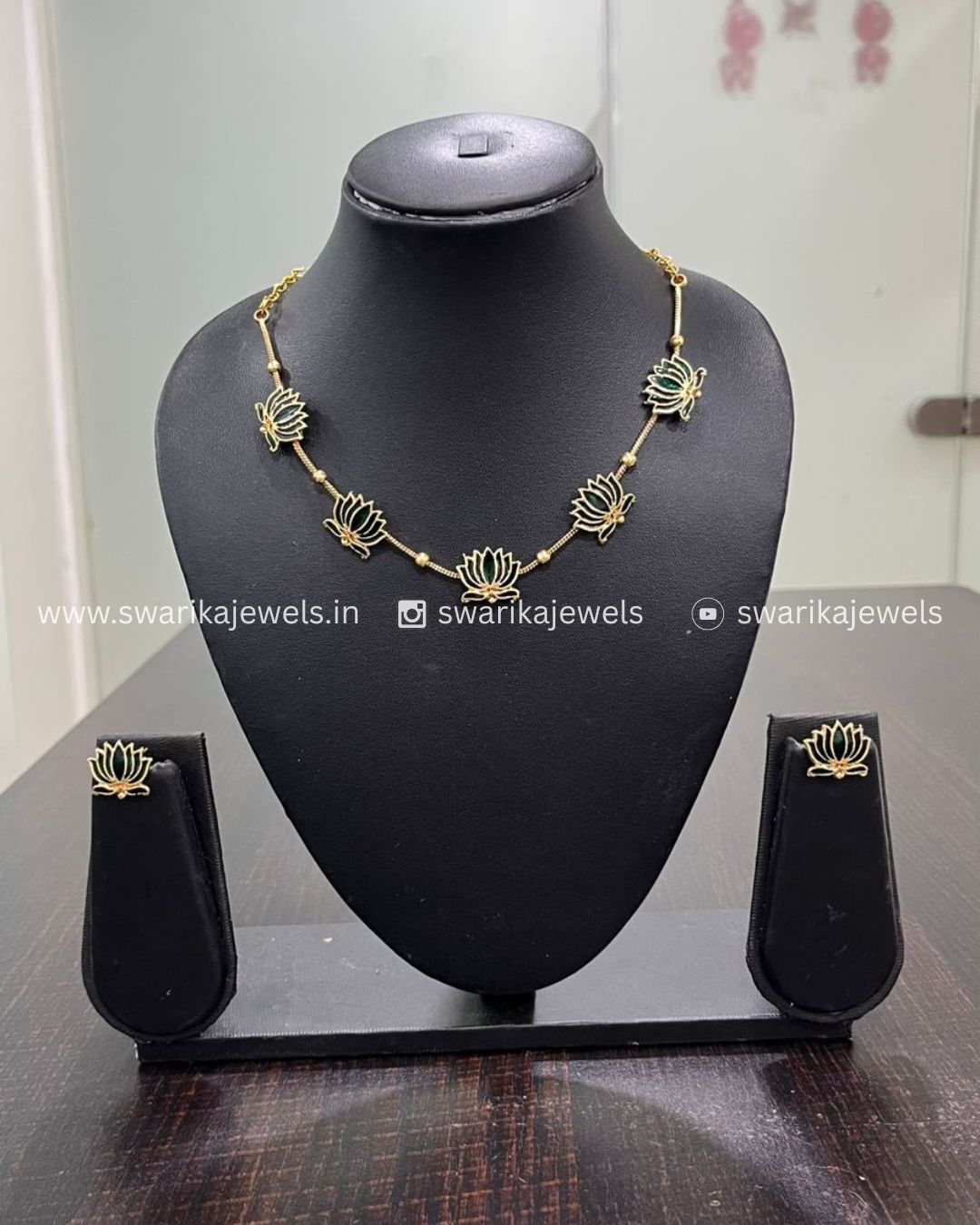 Green Lotus Necklace