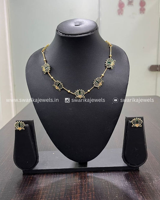 Green Lotus Necklace