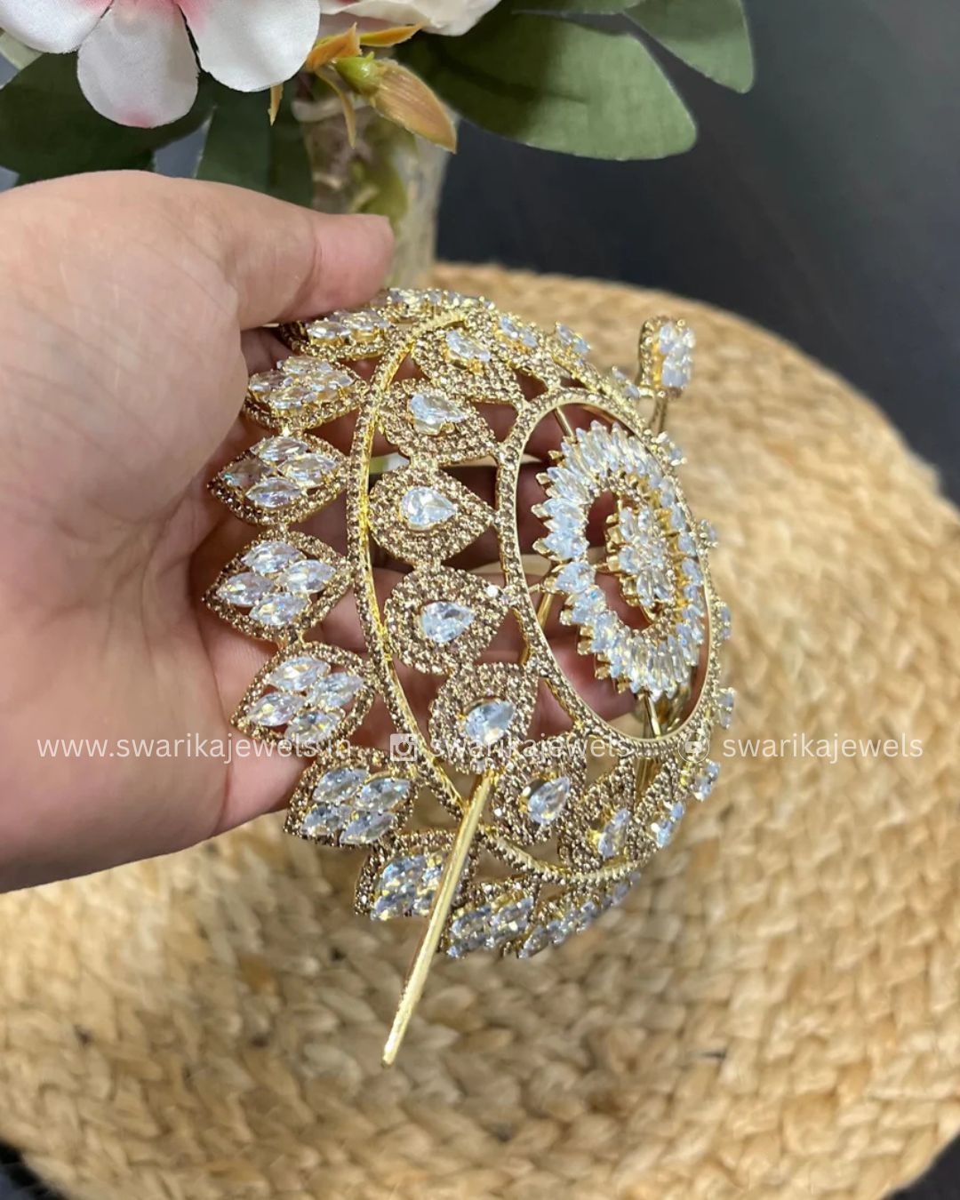 Medium Gold Crystal Bun (metal)