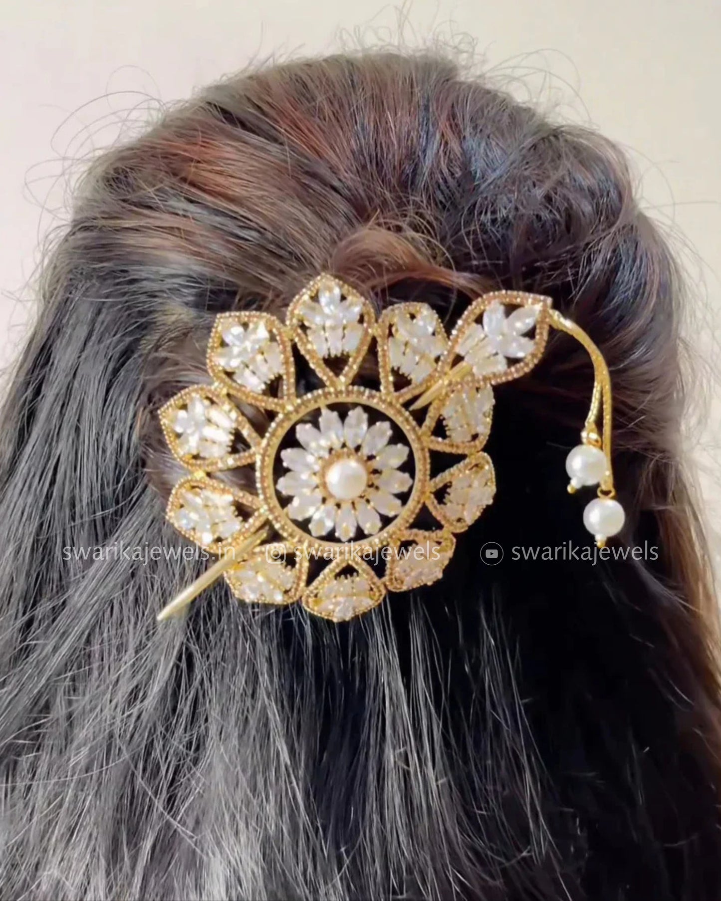 Gold Flower Mini Bun (metal)
