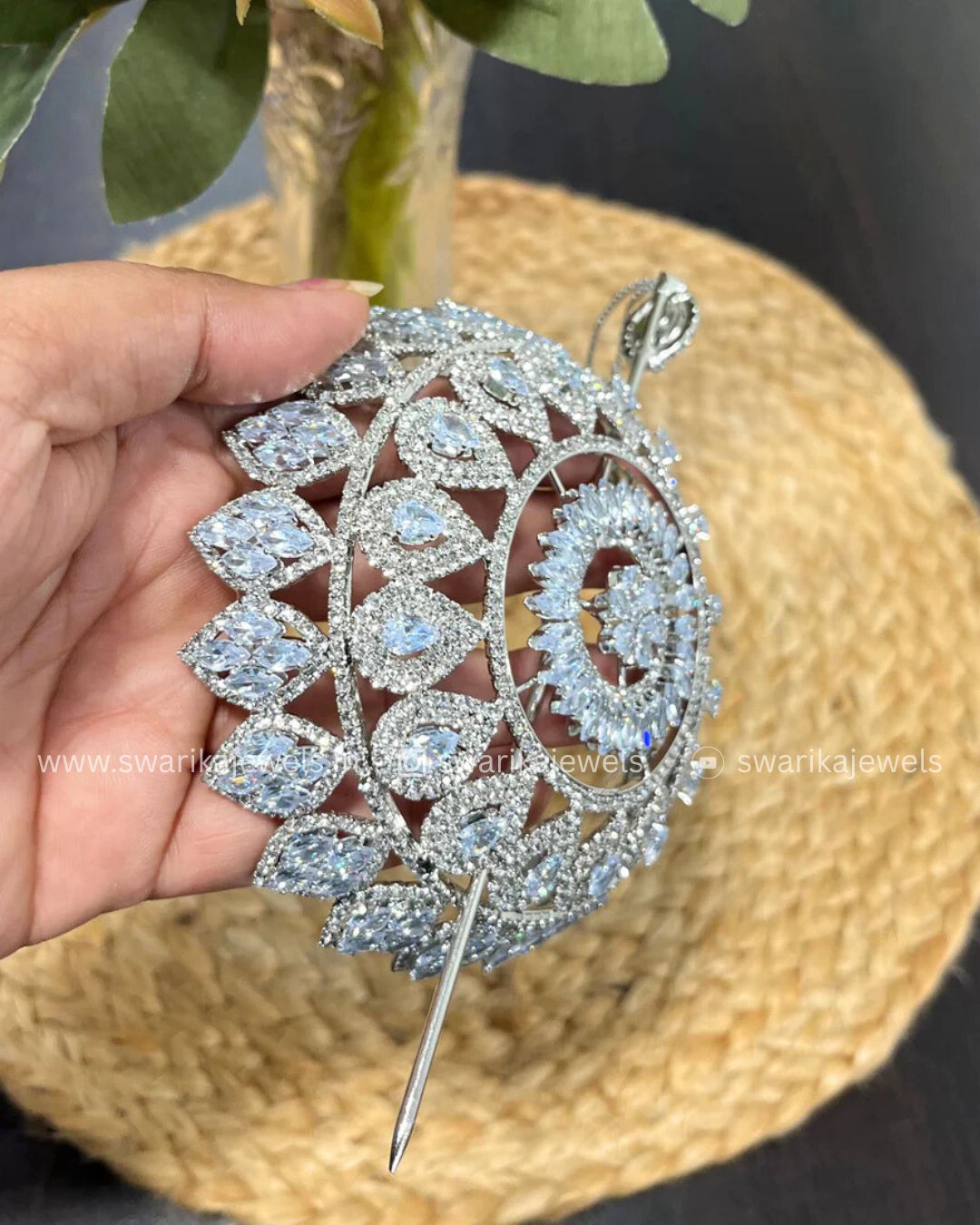 Medium Silver Crystal Bun (metal)