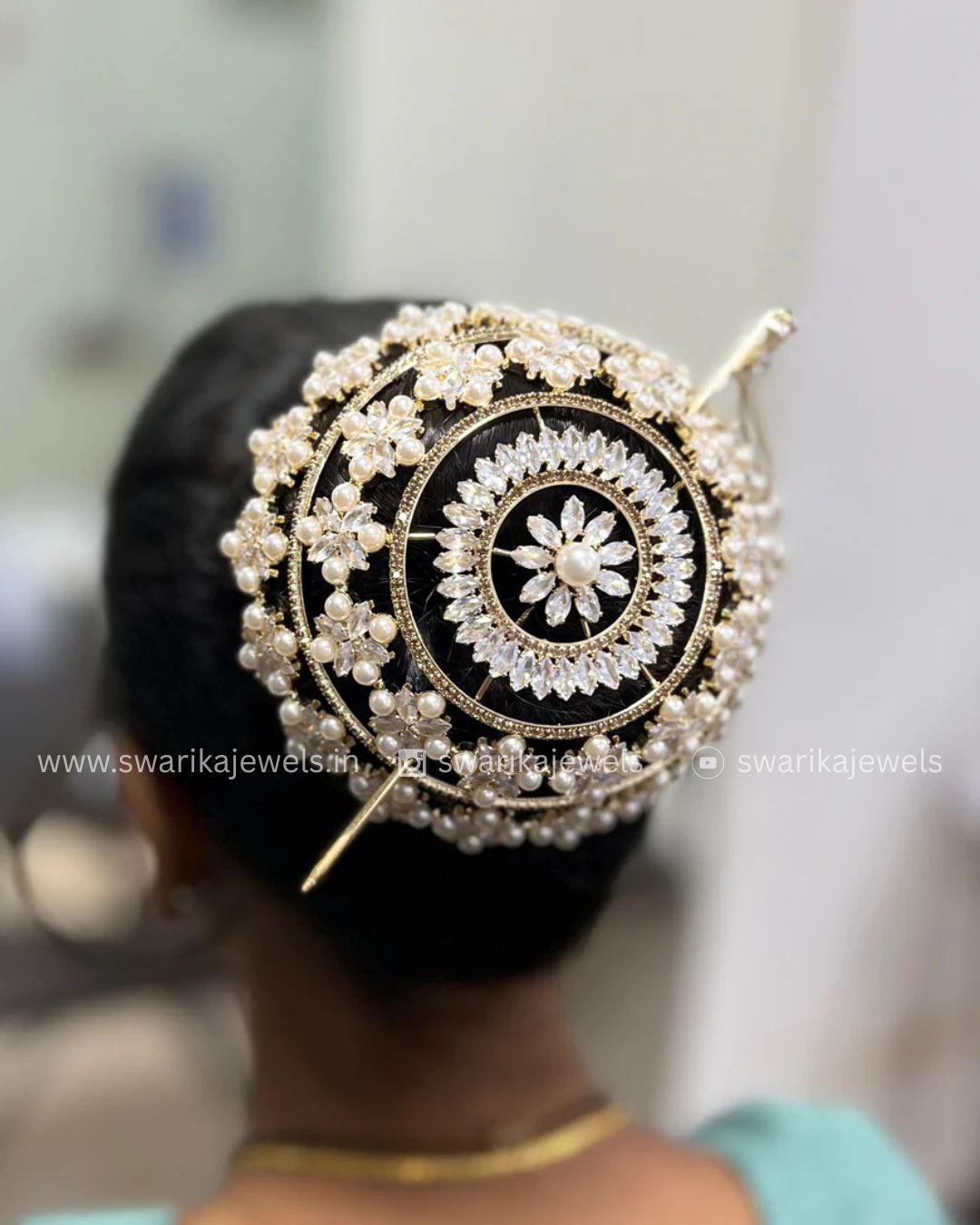 Large White Pearl Gold Bun (metal)