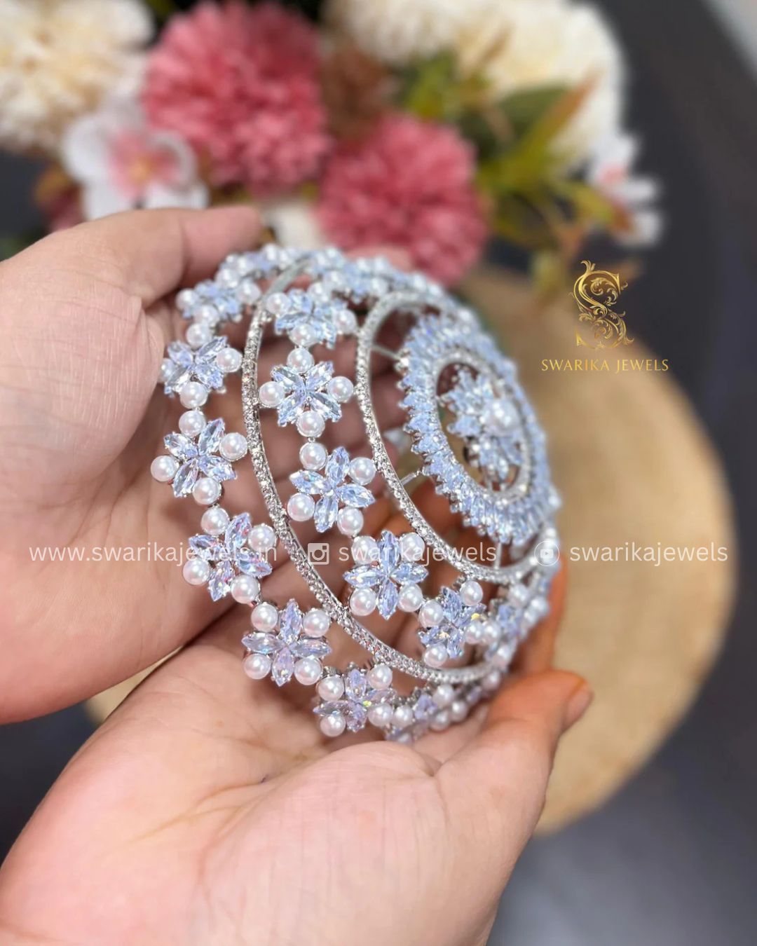 Large Silver Pearl bun (metal)