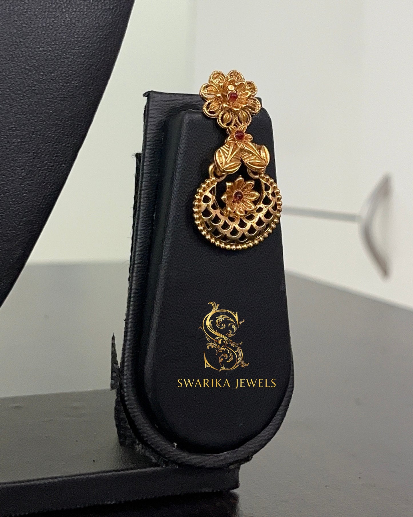 Antique Flower Necklace (Red)