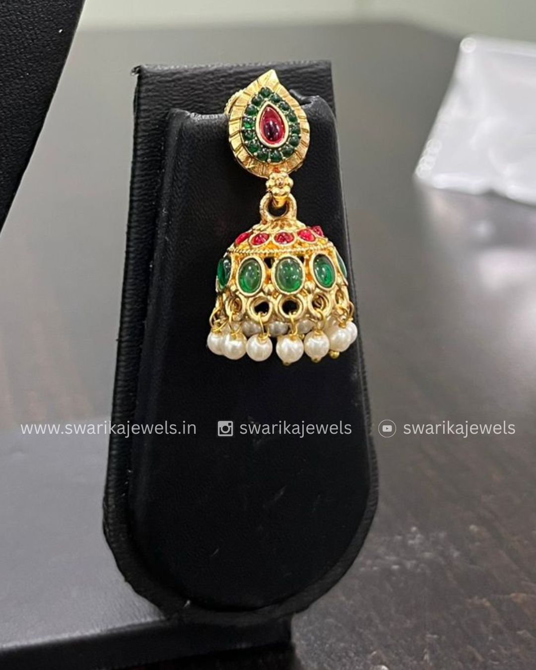 Red pendant necklace chain