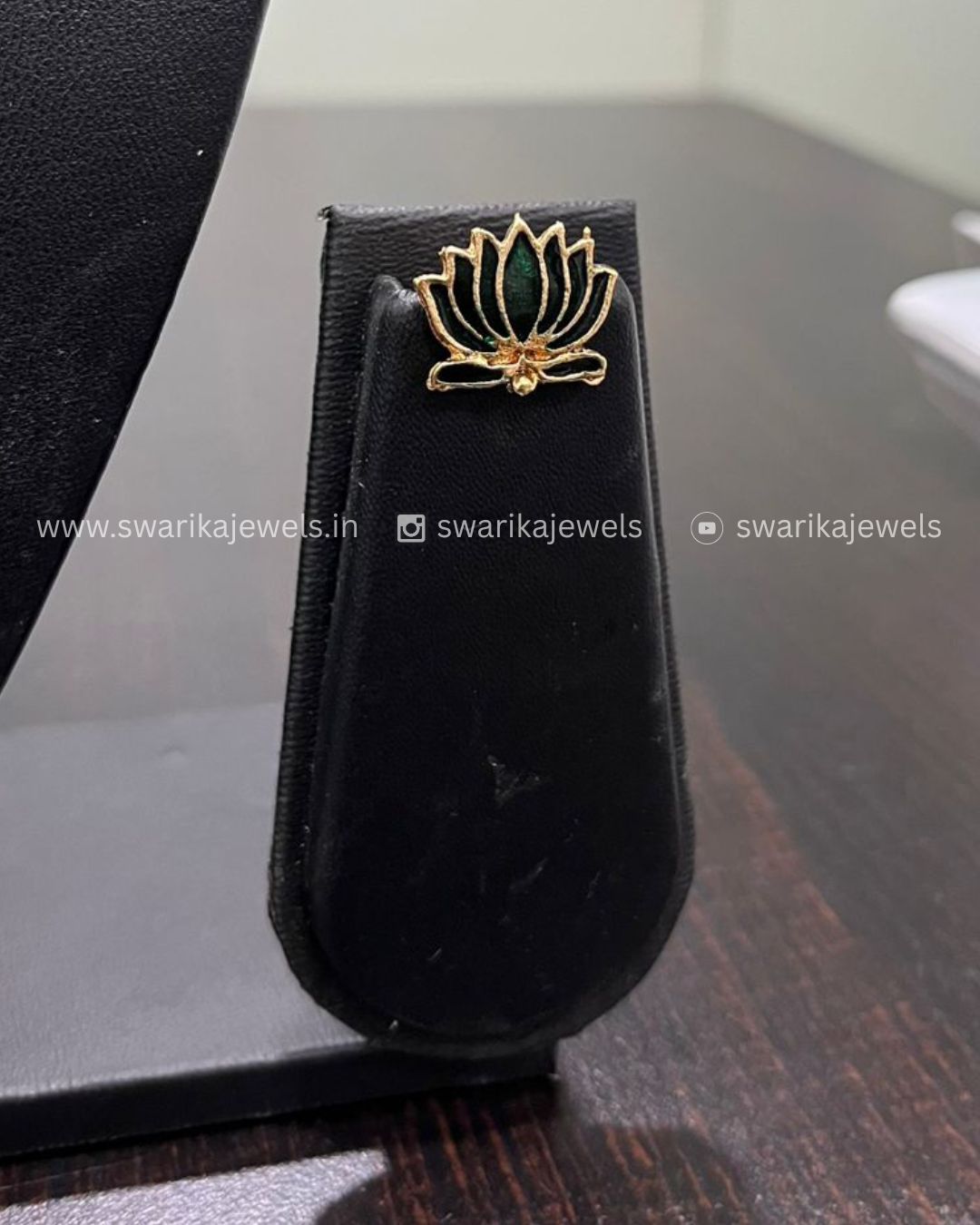 Green Lotus Necklace