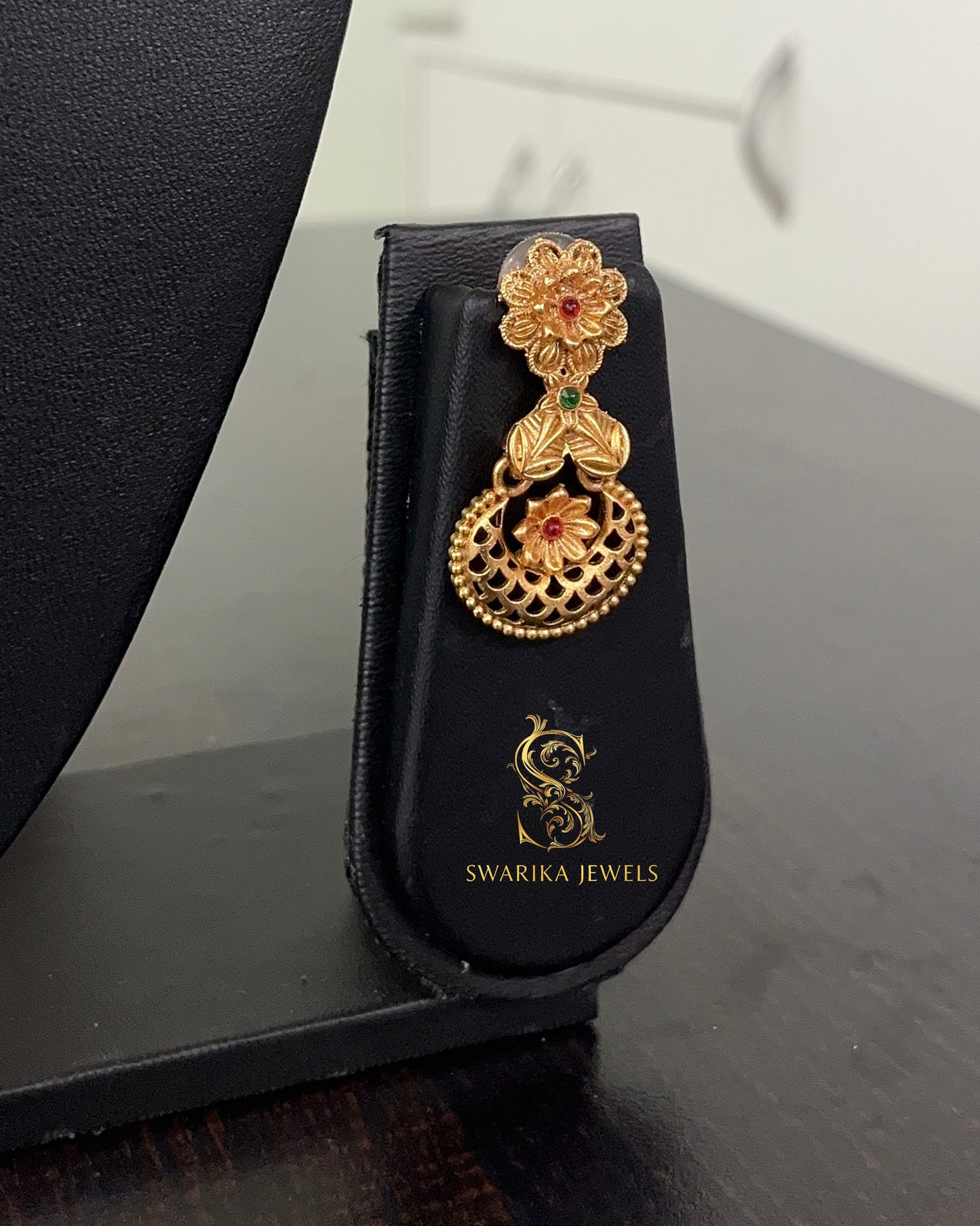 Antique Flower Necklace (Multi Coloured)