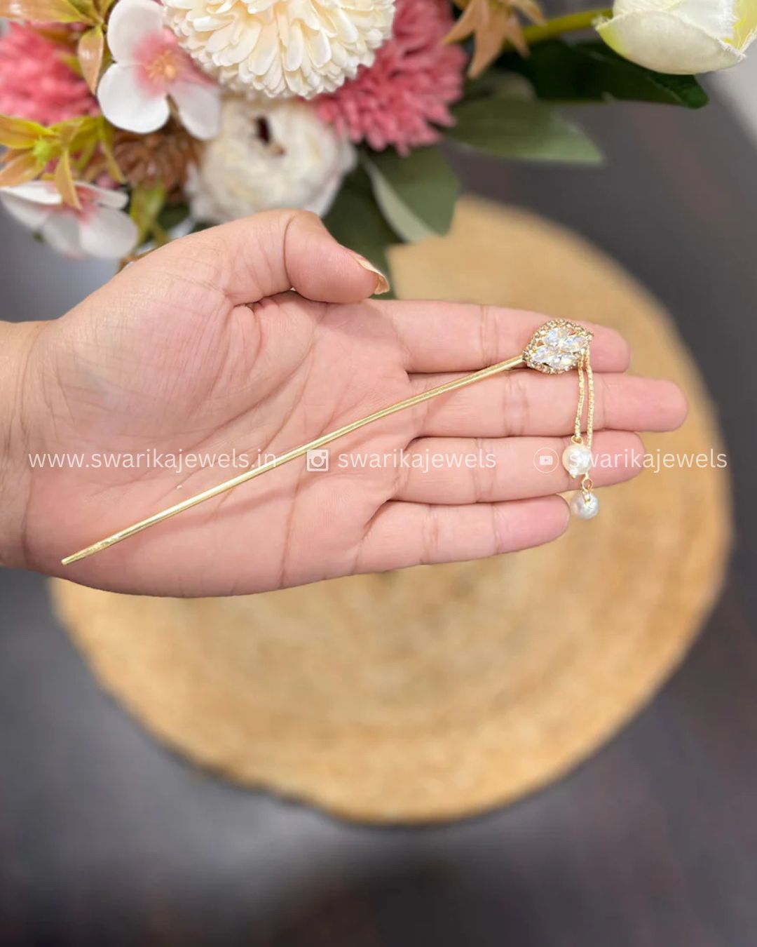 Medium Gold Crystal Bun (metal)