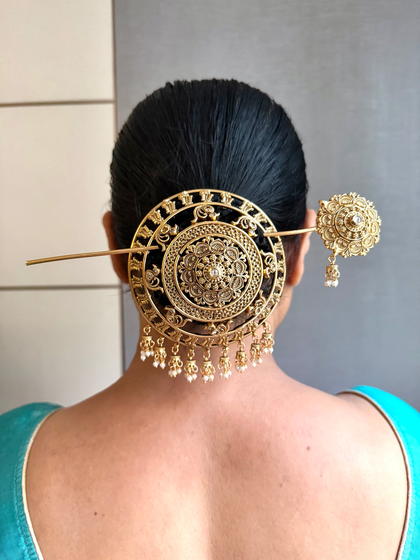 Gold Jhimar Bun