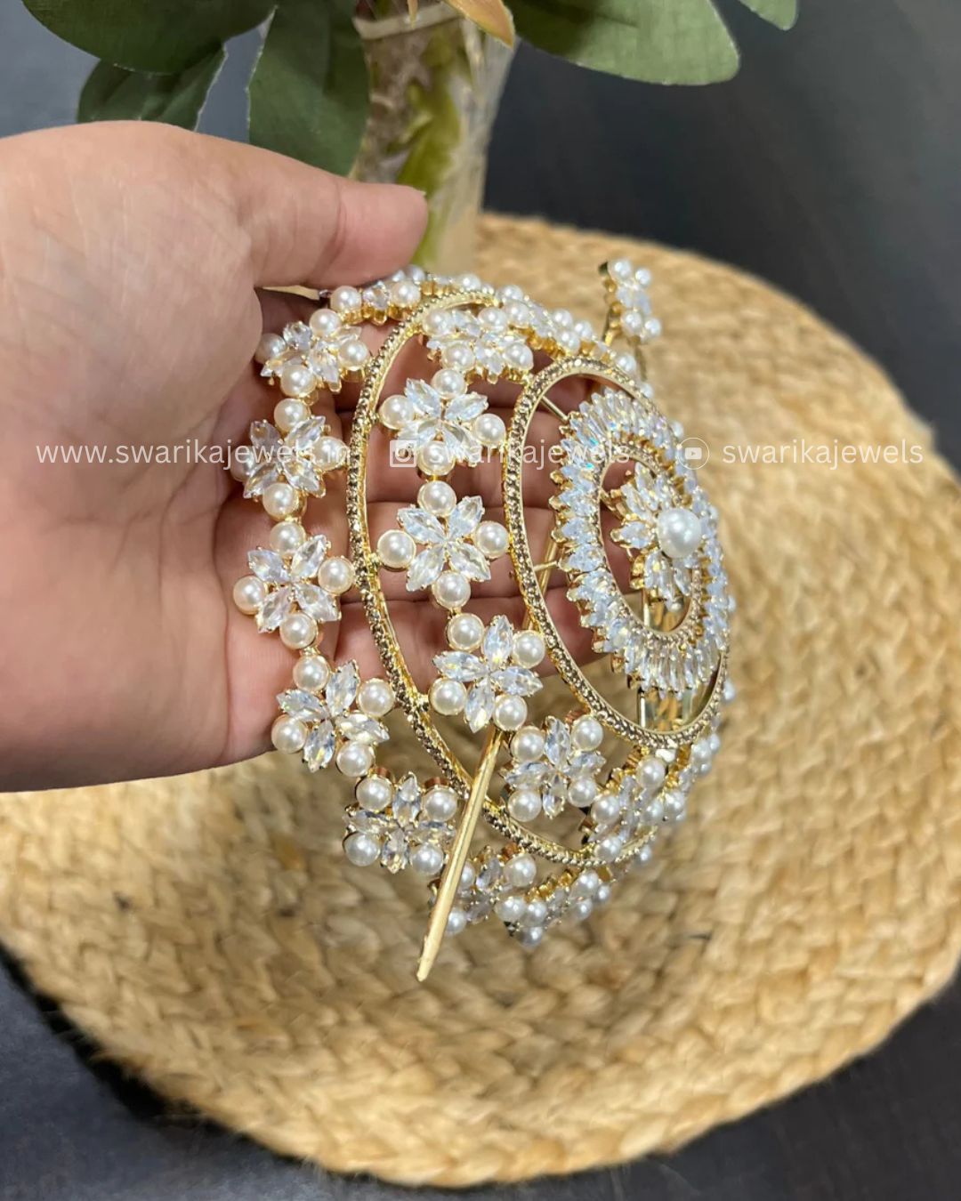 Large White Pearl Gold Bun (metal)