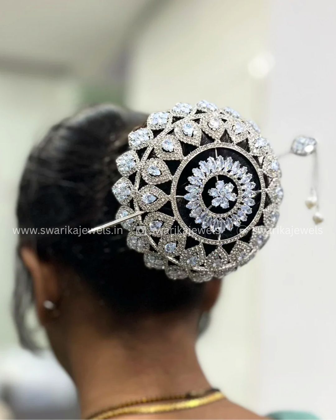 Medium Silver Crystal Bun (metal)