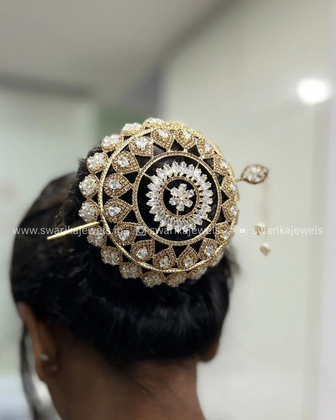 Medium Gold Crystal Bun (metal)