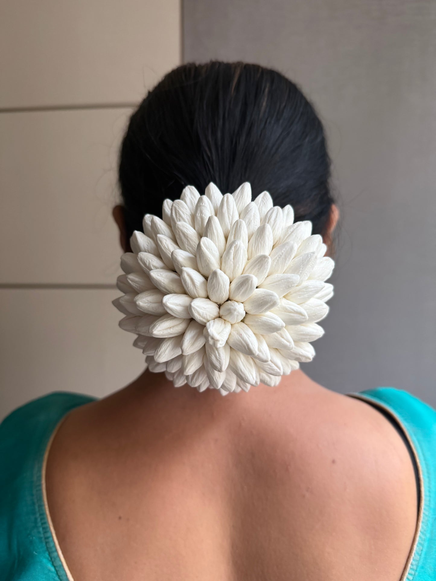 White Gajra Big Petals