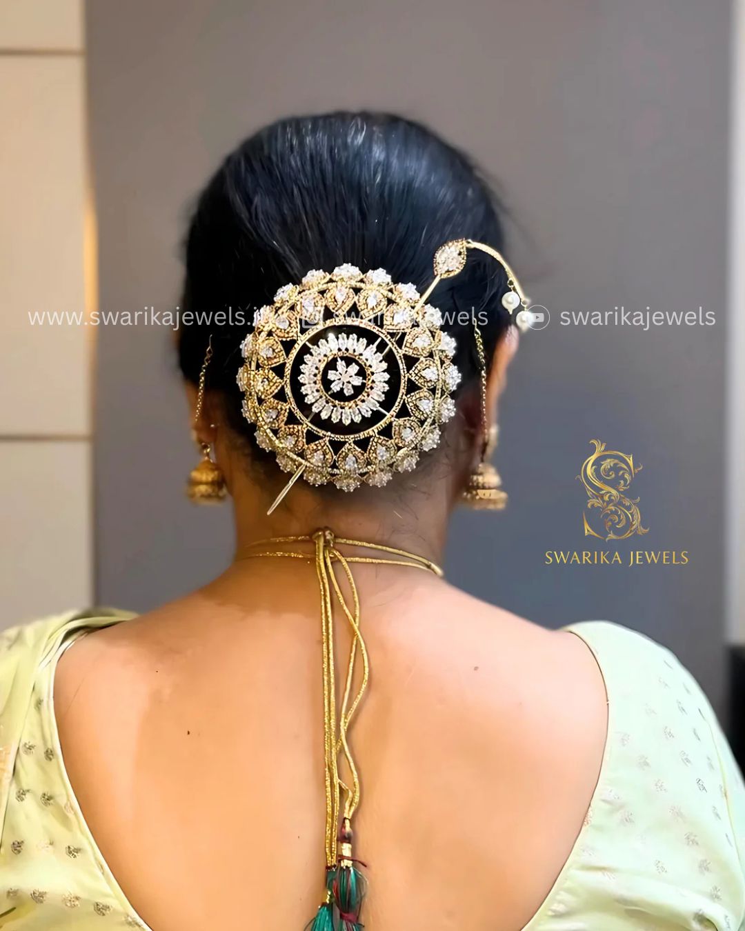 Medium Gold Crystal Bun (metal)