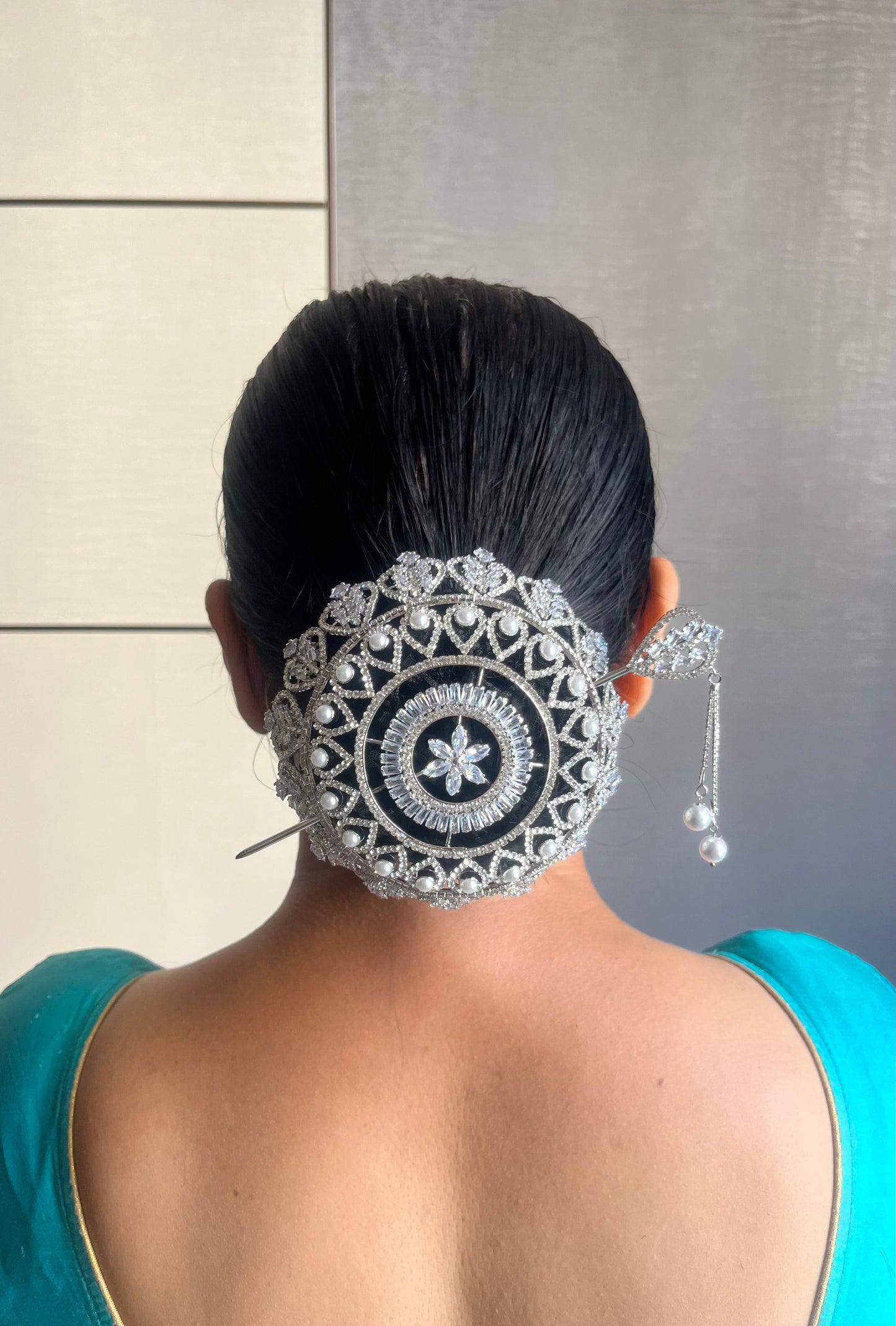 Amyra Hair Bun