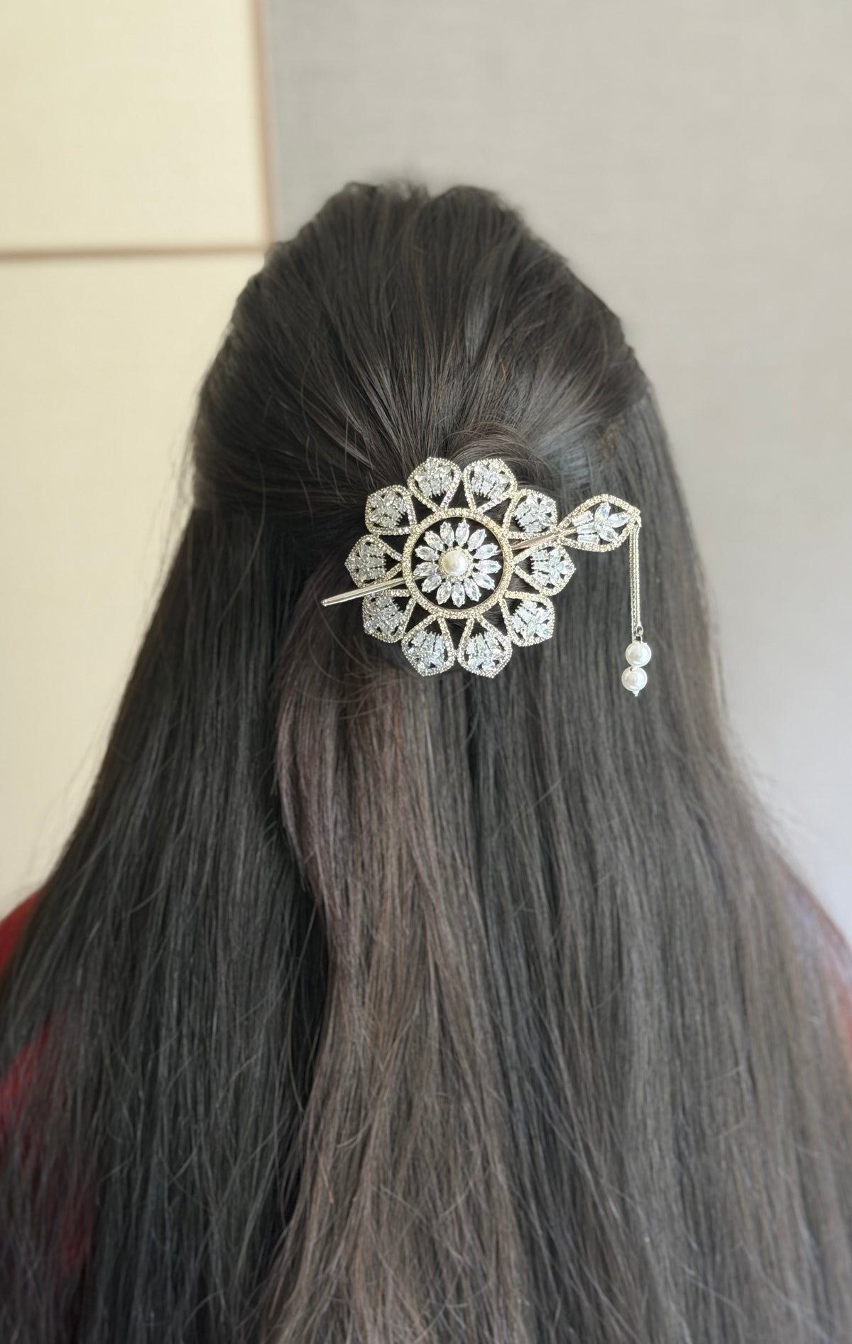 Silver Flower Mini Bun (metal)