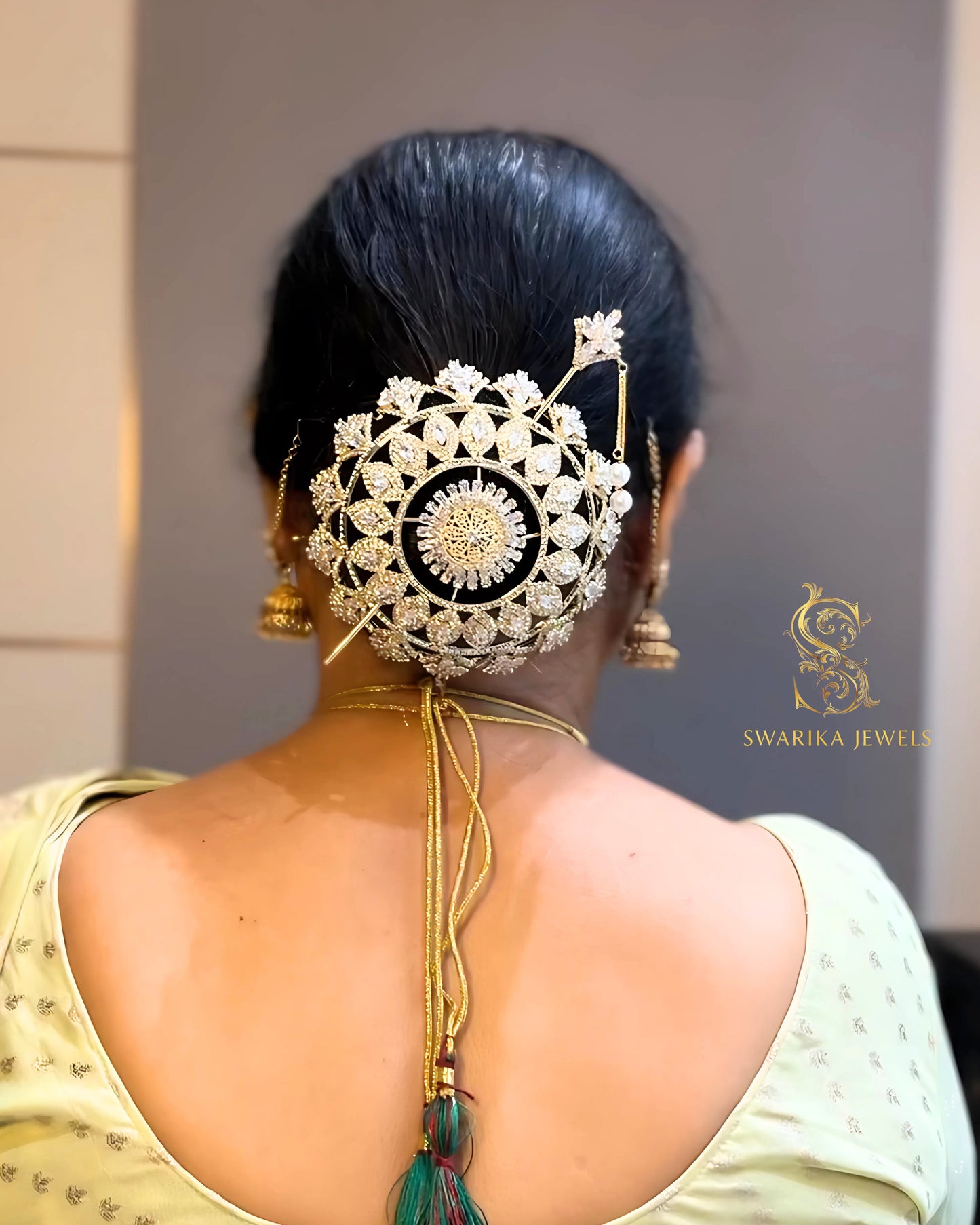 Large Gold Crystal Bun (metal)