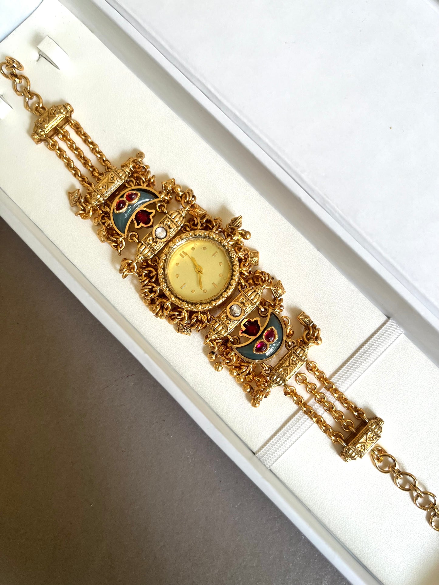 Kalira Regal Watch