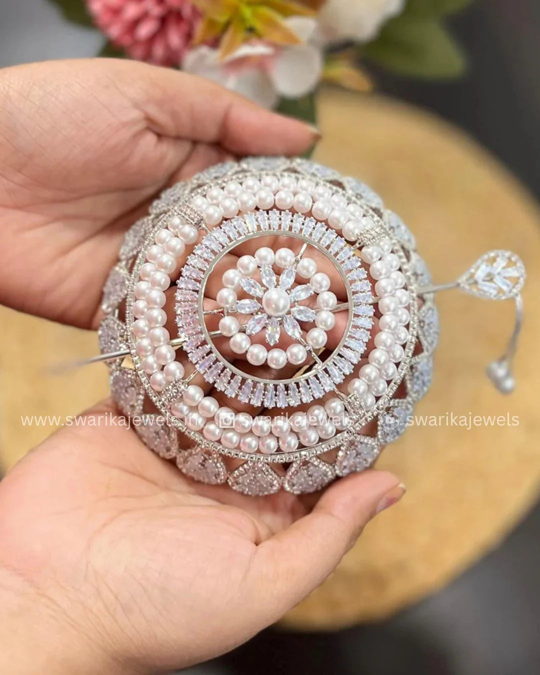 Large Pearl Bun (metal)