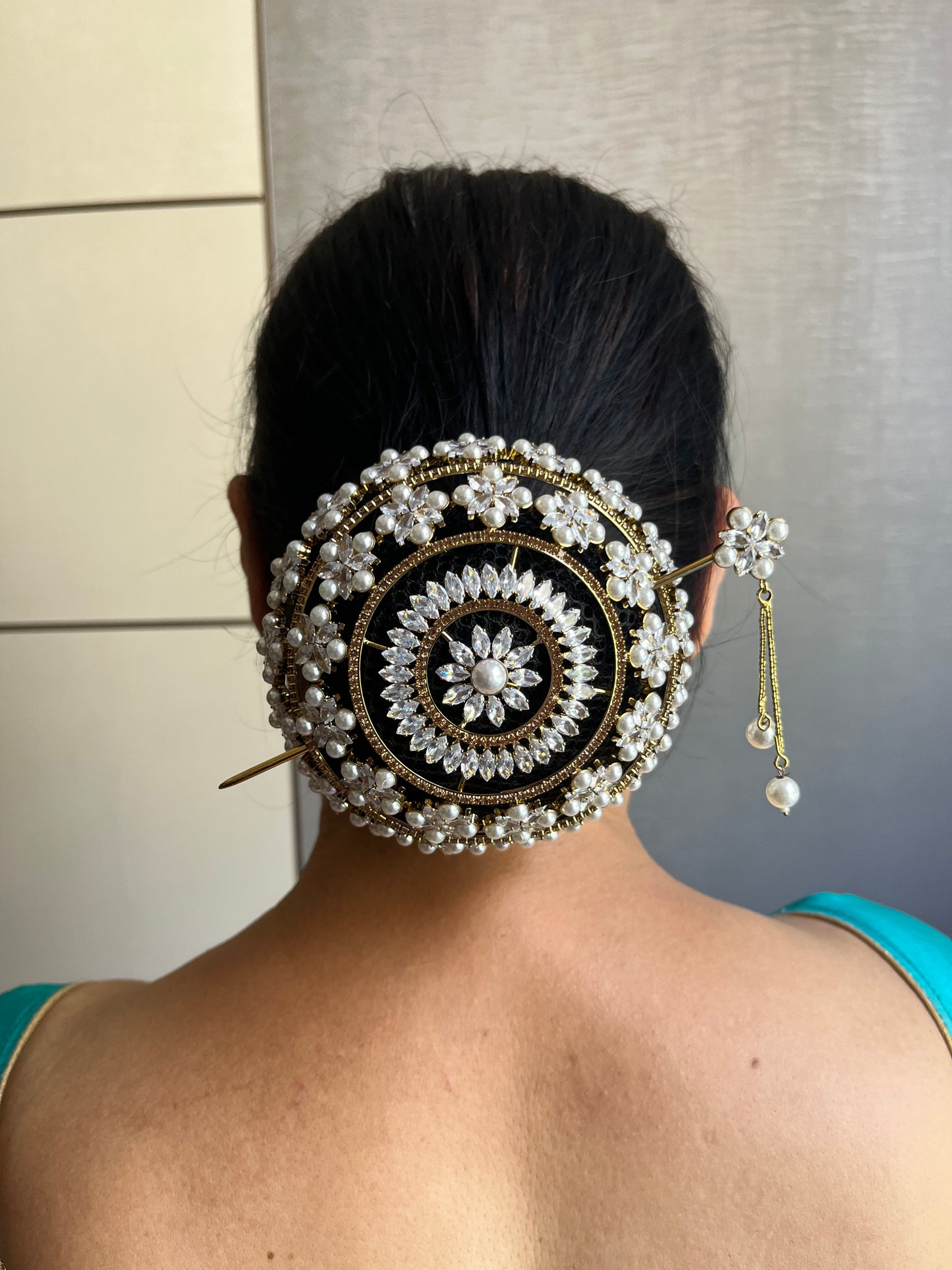 Flower Pearl Bun (metal)