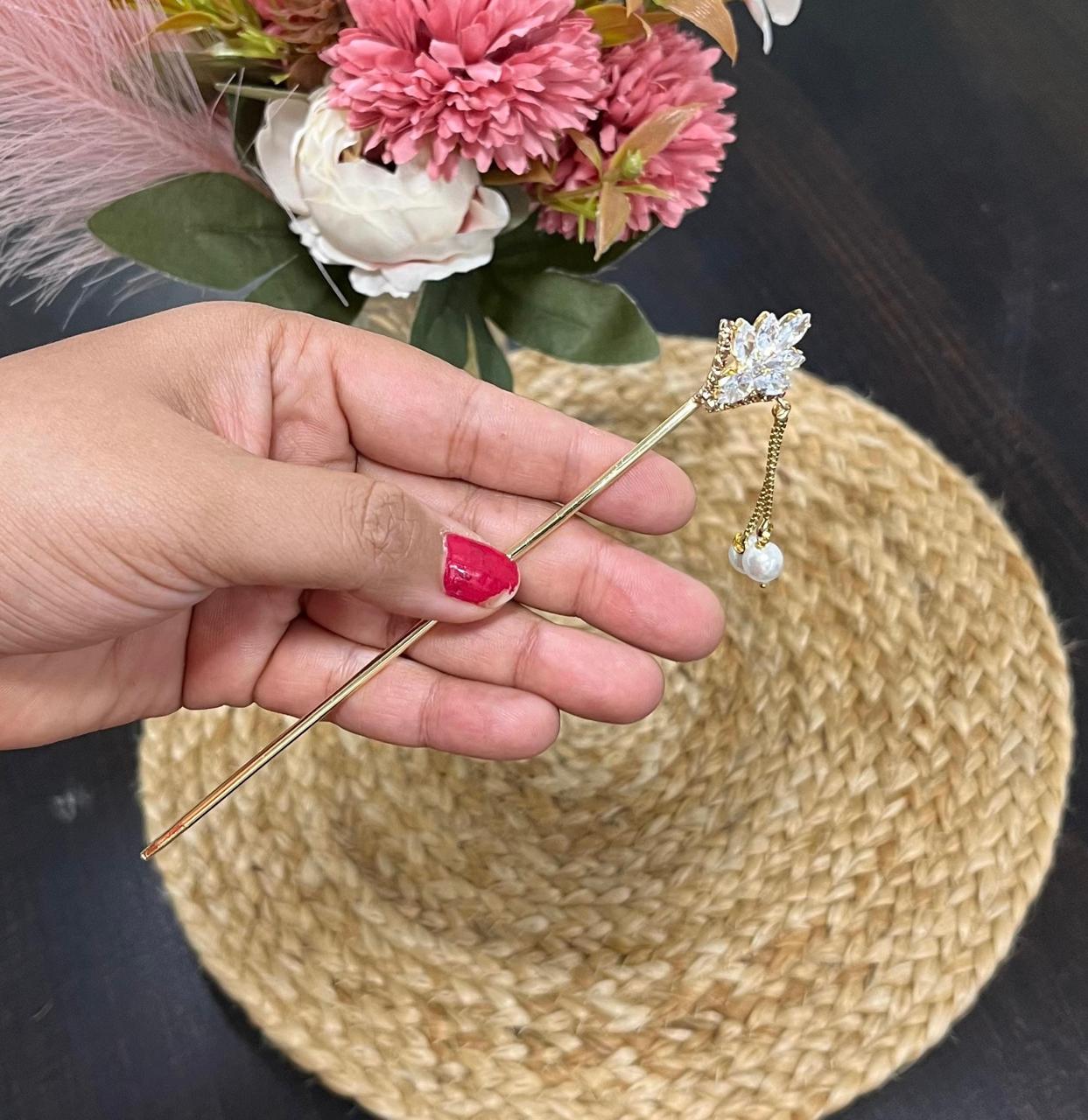 Large Gold Crystal Bun (metal)