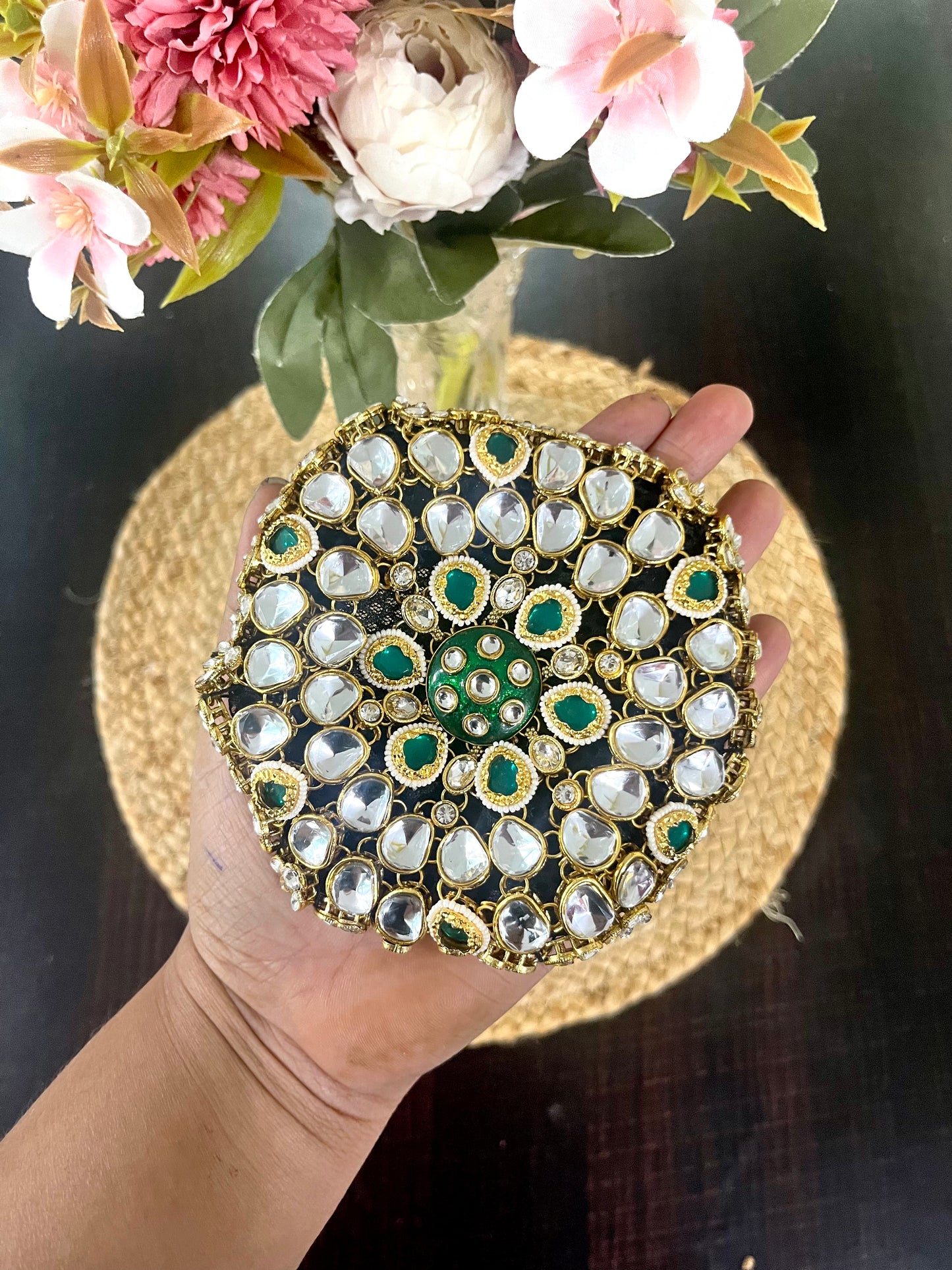 Green Lashkara Kundan Bun