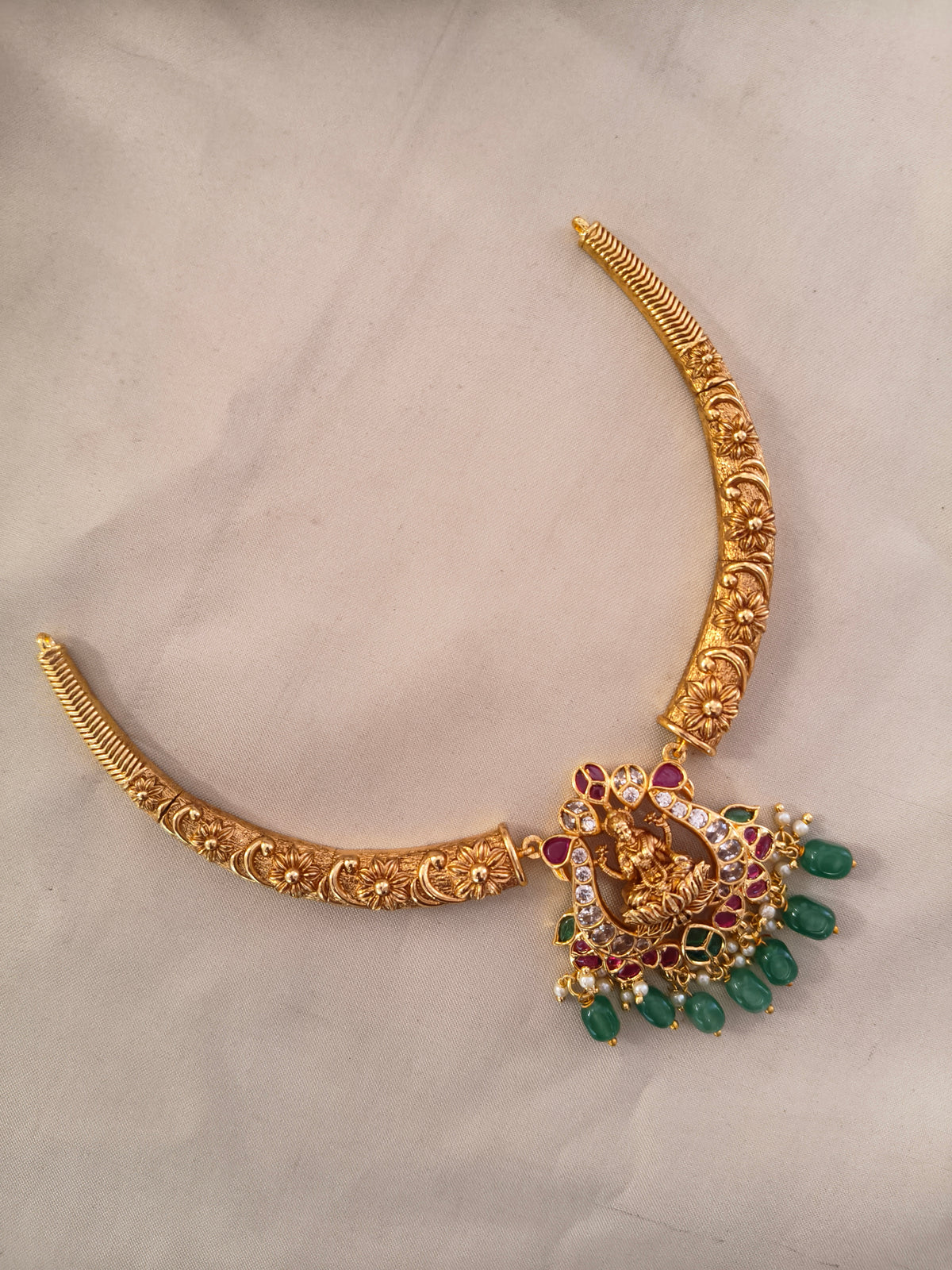 Temple Hasli Green Necklace