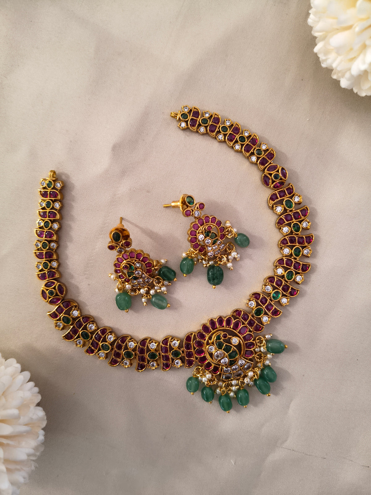 Swan Studded Jadau Necklace