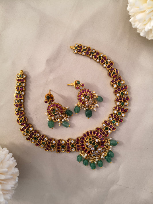 Swan Studded Jadau Necklace