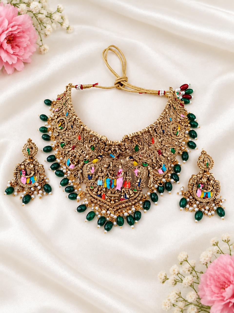 WHITE BEADS NECKLACE