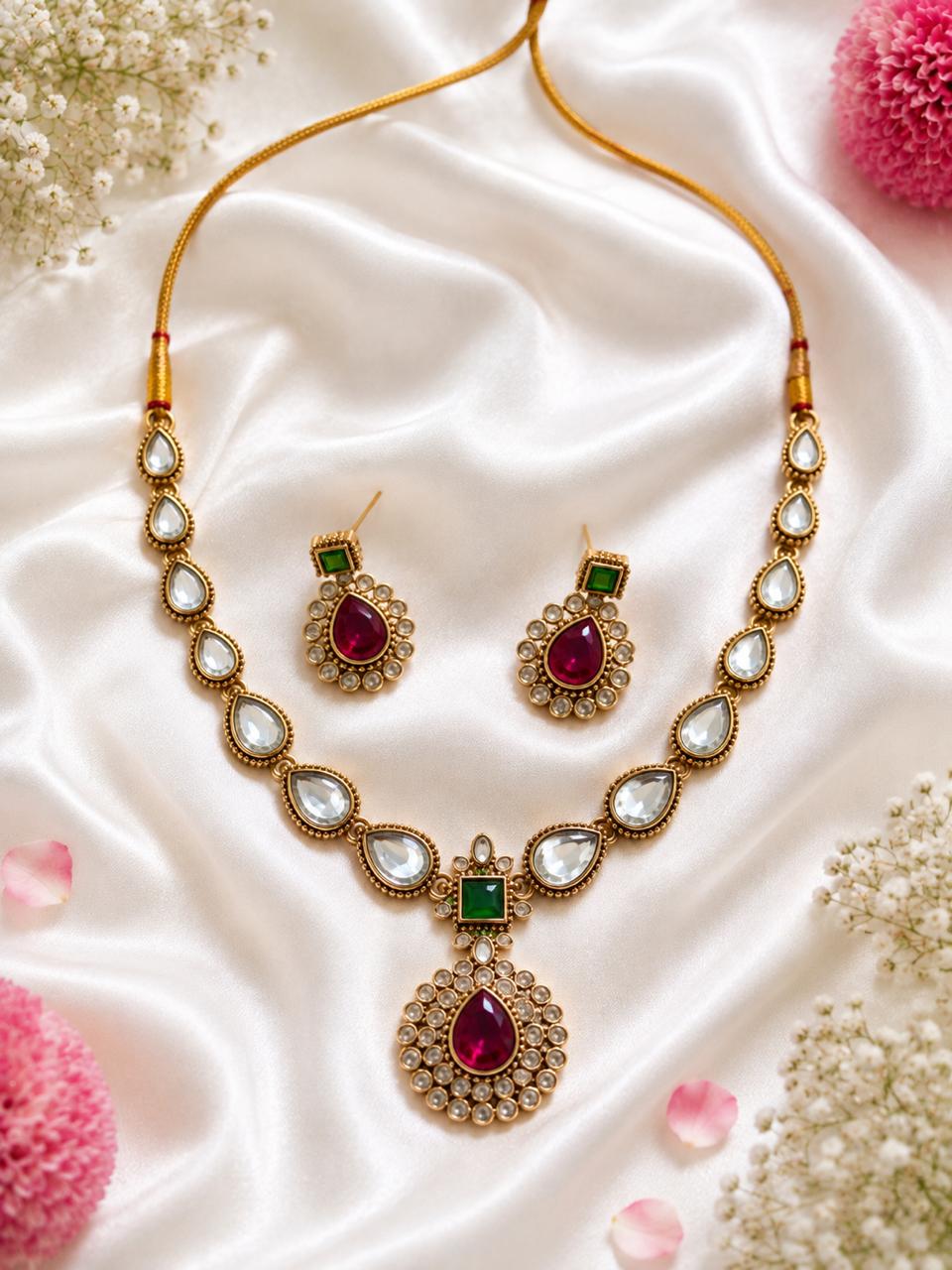 SHORT KUNDAN NECKLACE