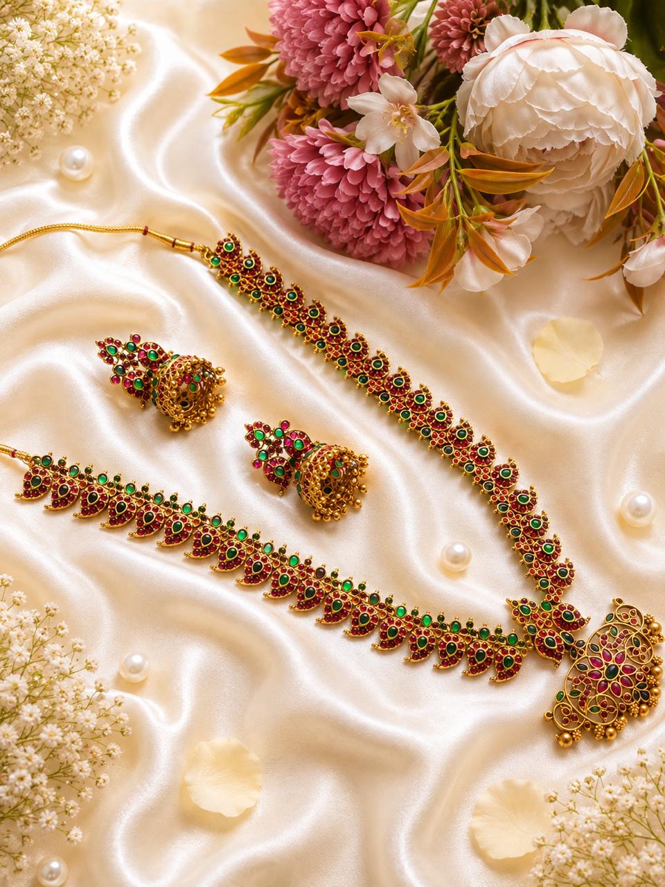 MULTICOLOUR NECKLACE