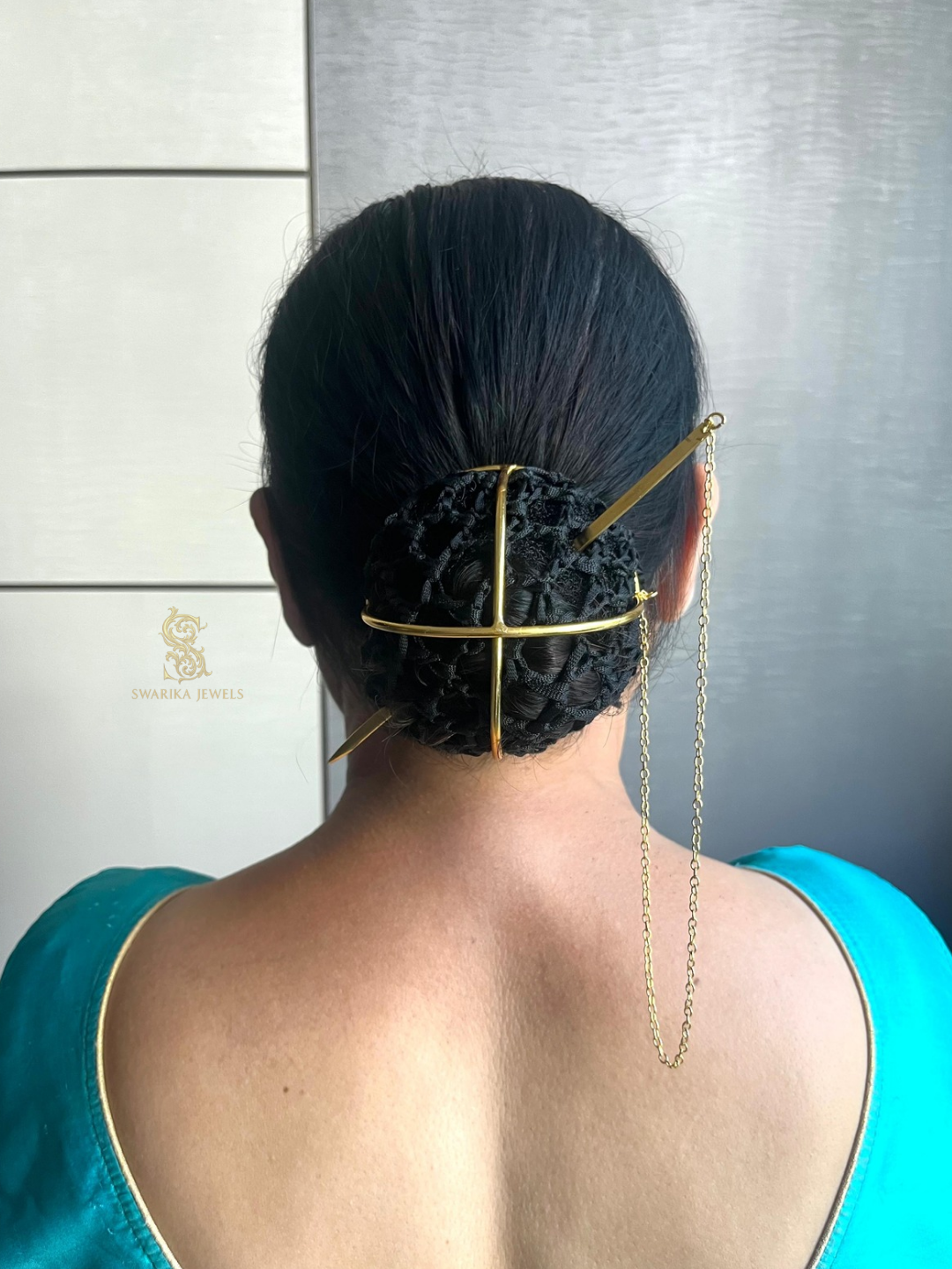 Hanging Metal Bun