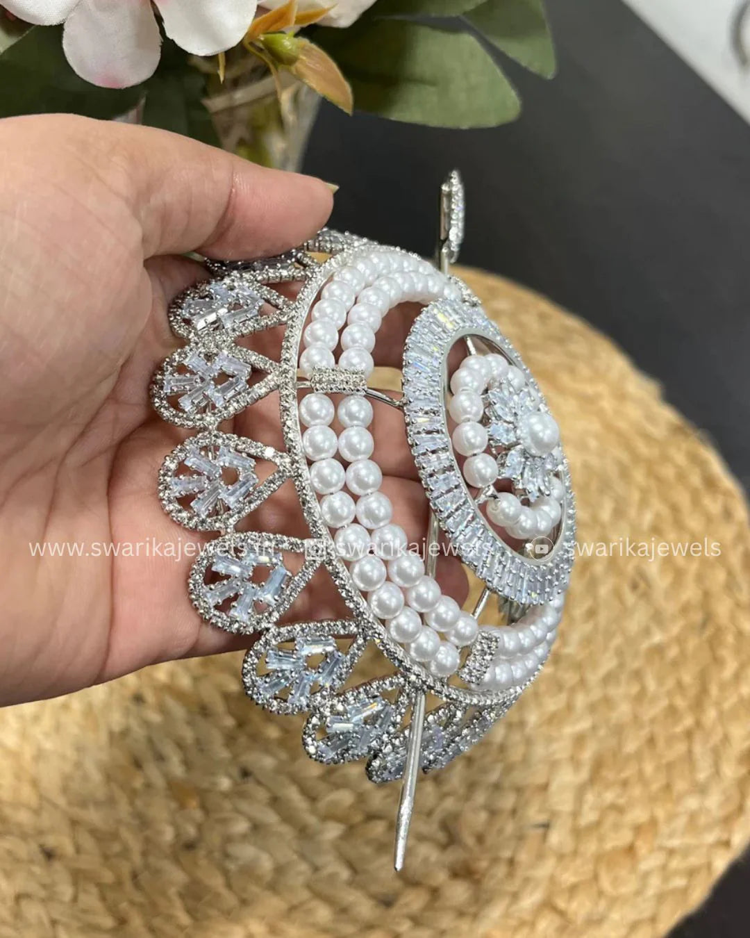 Large Crystal and Silver Pearl Bun (metal)