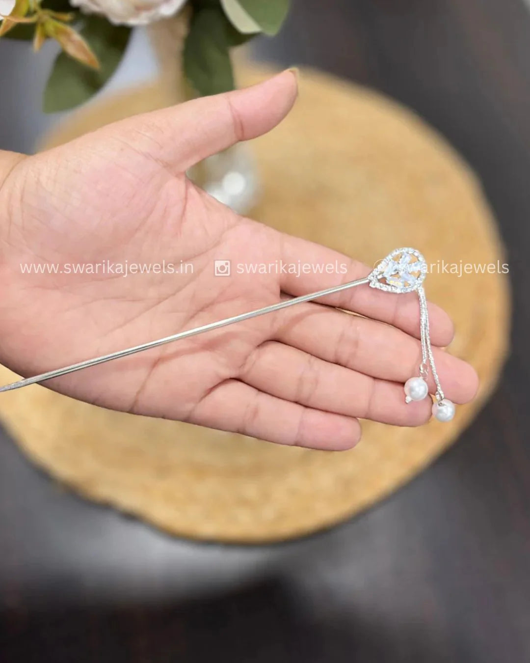 Large Crystal and Silver Pearl Bun (metal)