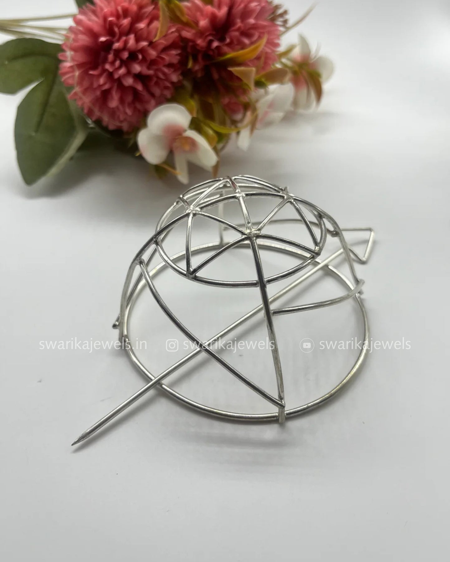 Silver SASSY Bun (metal)