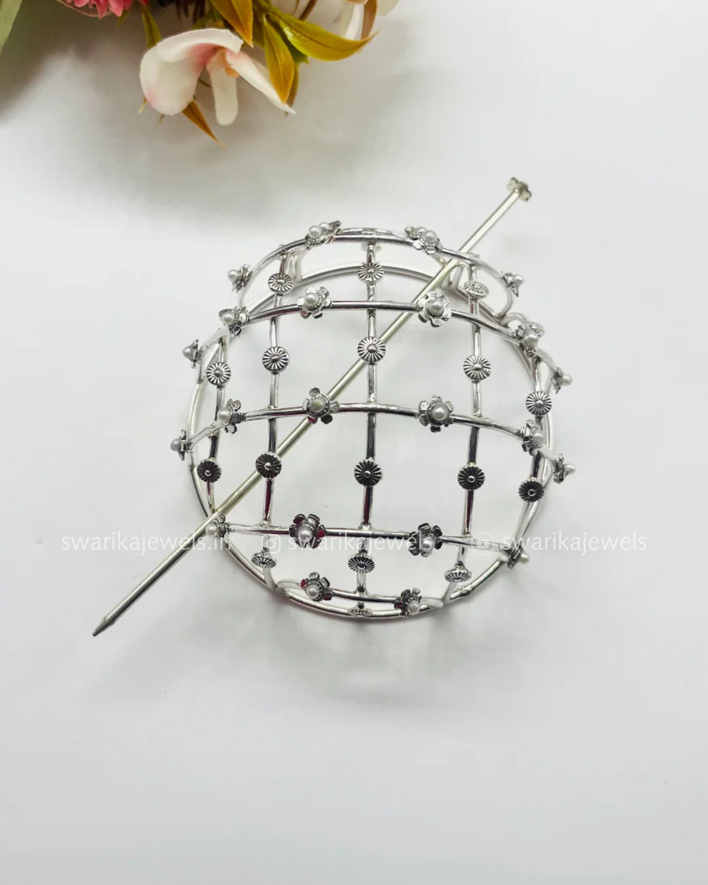 Silver FLOWER Bun (metal)